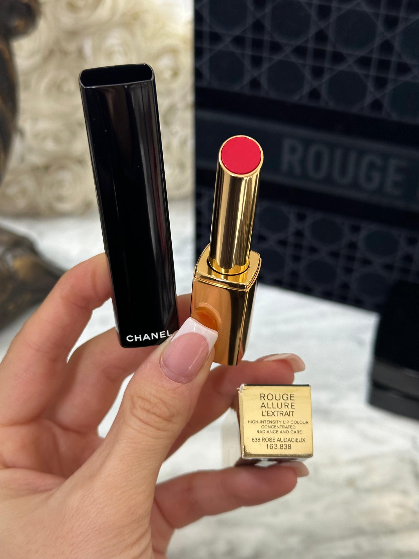 CHANEL Rouge Allure L’Extrait
High-Intensity Lipstick (838) - Concentrated Radiance and Care