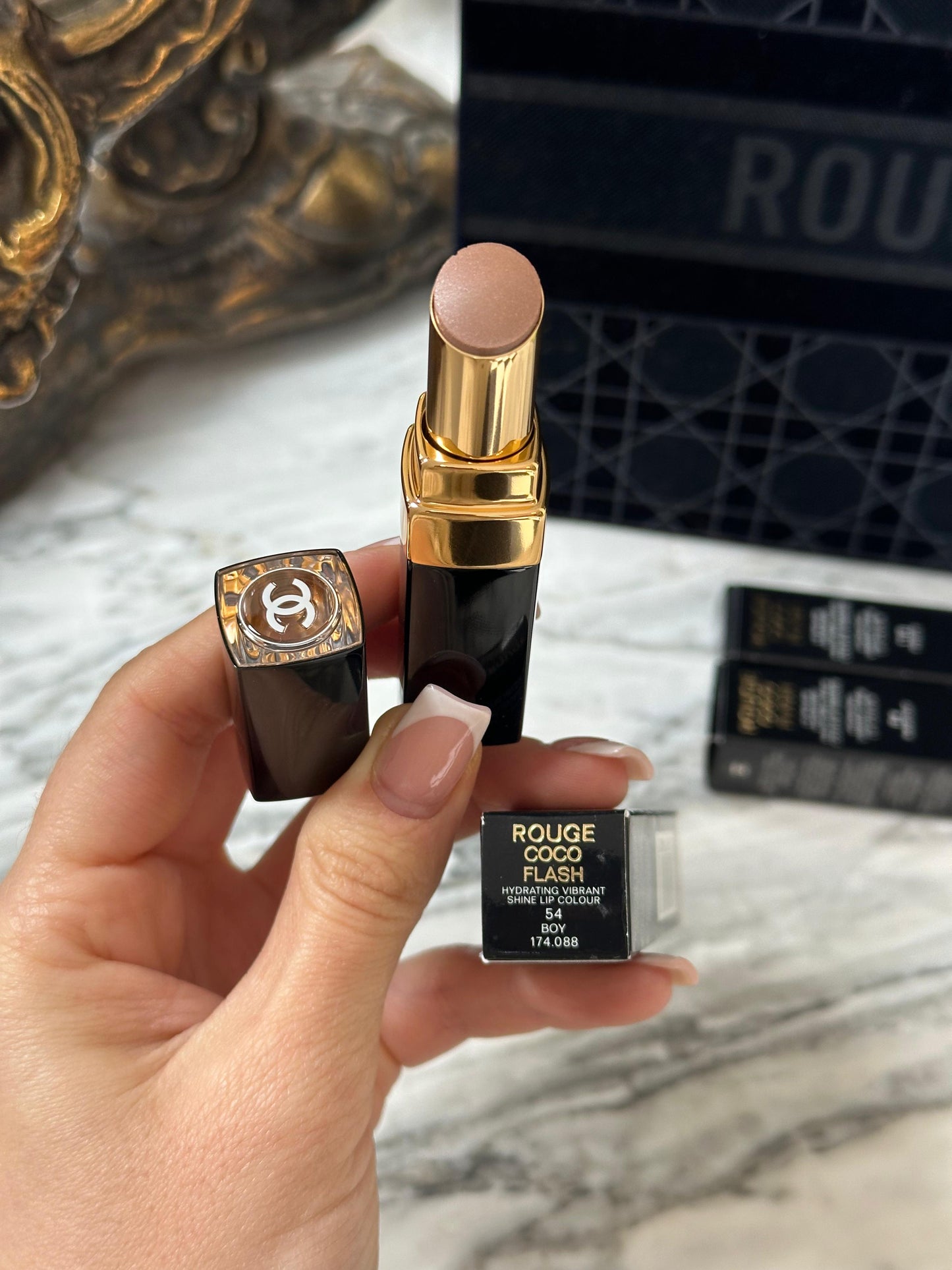 CHANEL Rouge Coco Flash (54)
Hydrating Vibrant Shine Lipstick