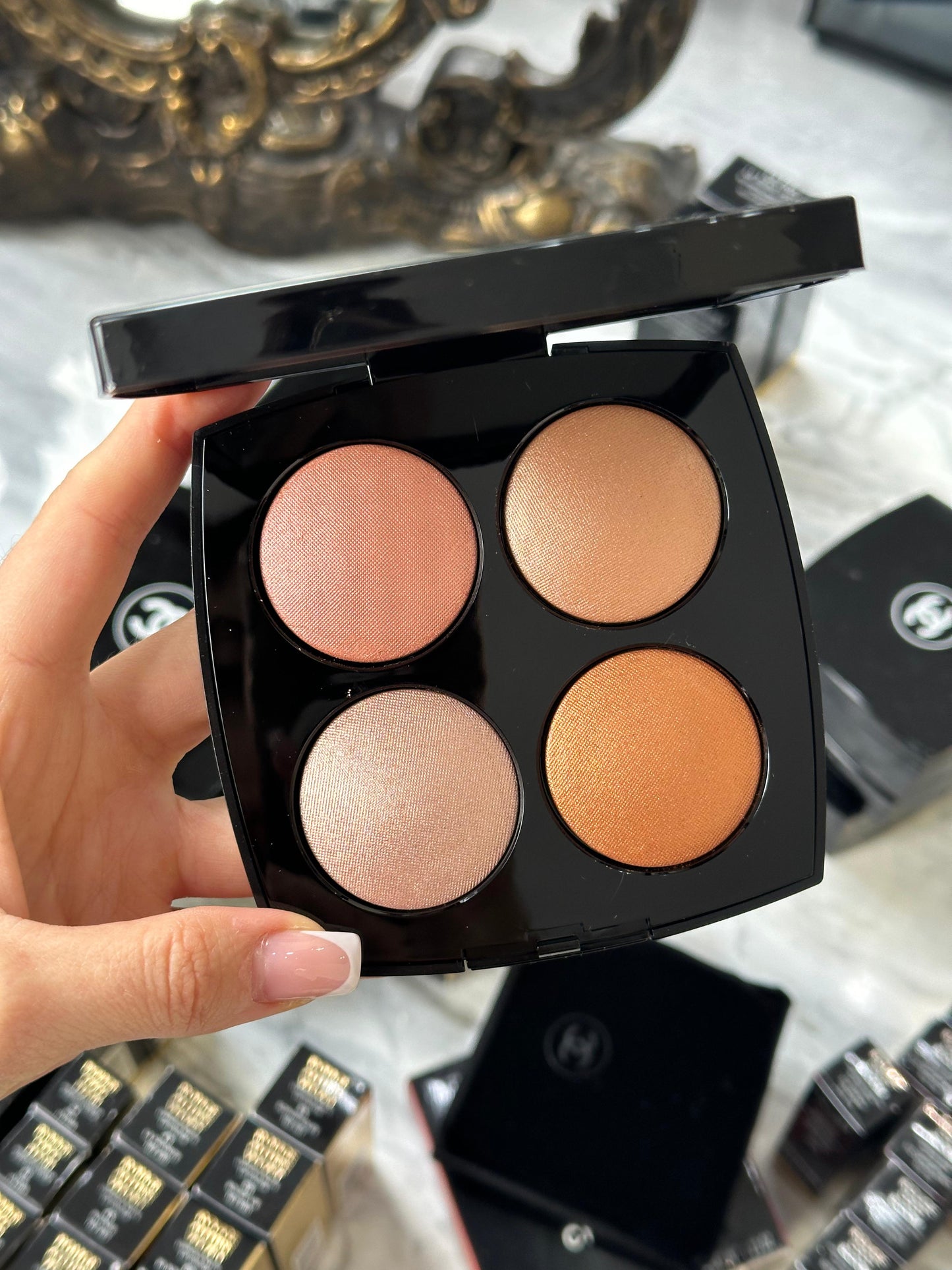 CHANEL Jeux De Lumières Eyeshadow and Highlighter Palette Limited Edition