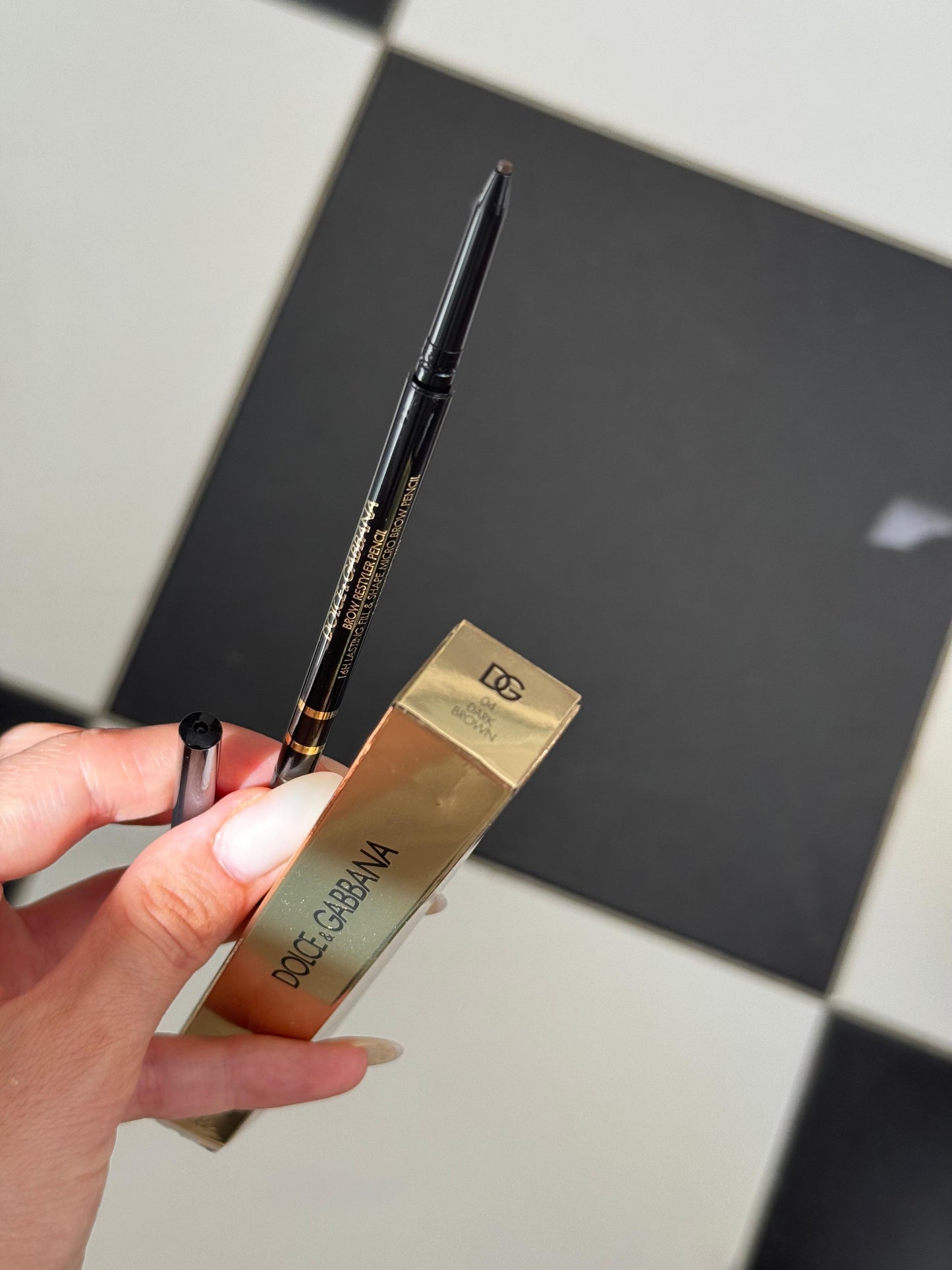DOLCE&GABBANA Brow Restyler Pencil - Dark Brown
16H Lasting Fill & Shape Micro Brow Pencil