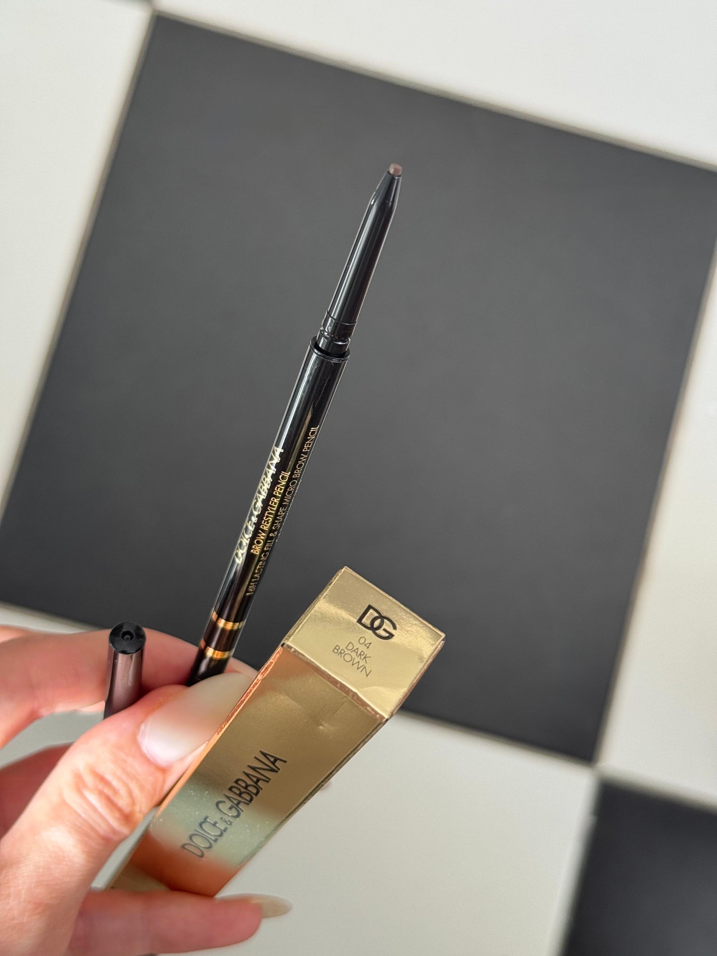 DOLCE&GABBANA Brow Restyler Pencil - Dark Brown
16H Lasting Fill & Shape Micro Brow Pencil
