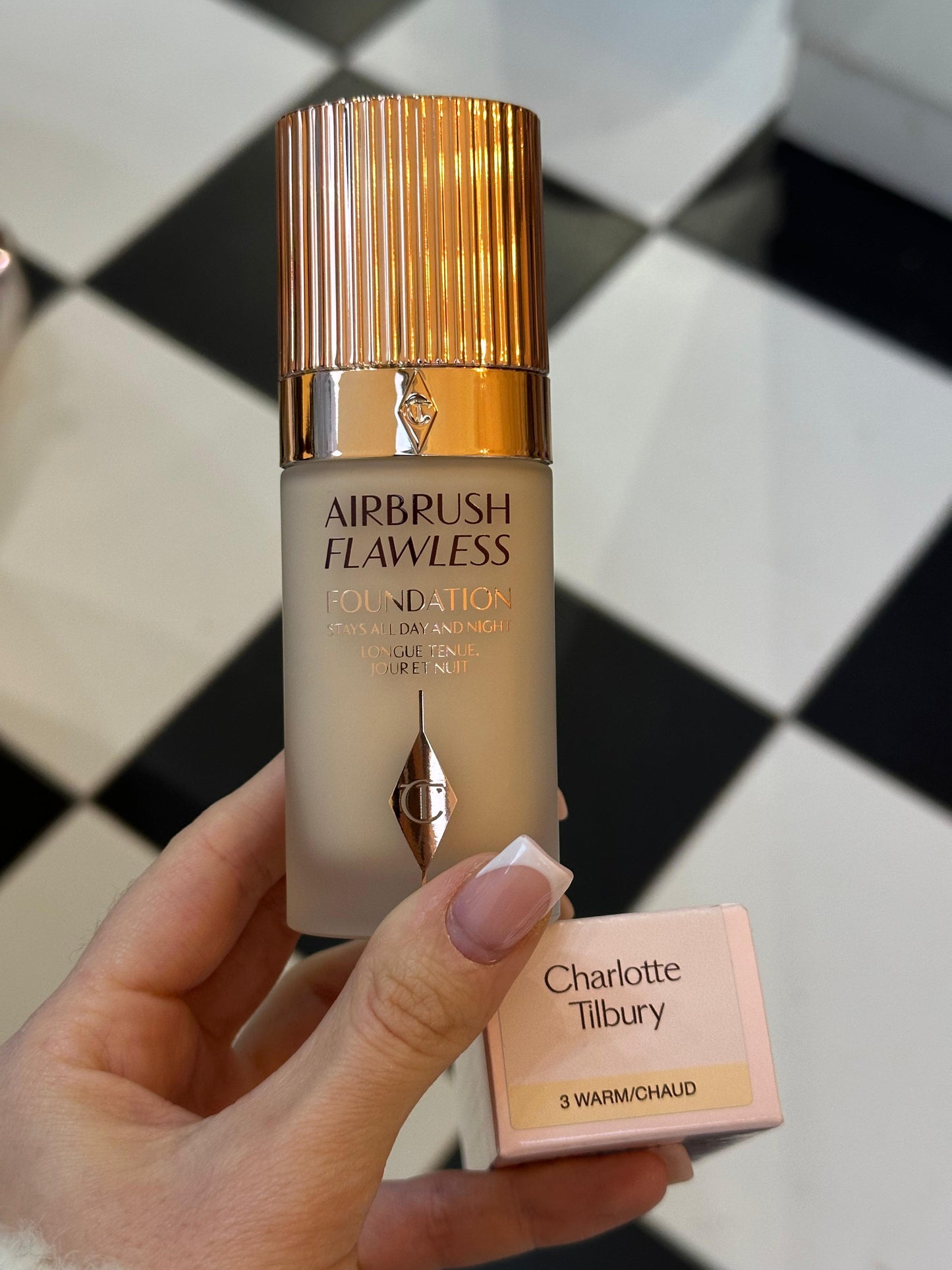 CHARLOTTE TILBURY Airbrush Flawless Foundation - Stays All Day And Night