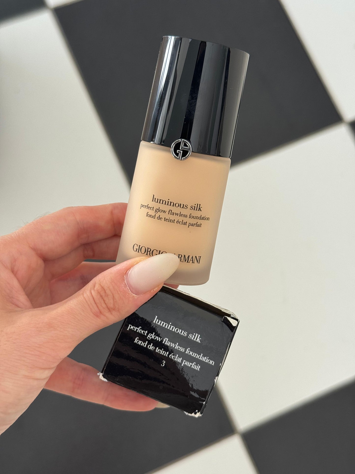 ARMANI Luminous Silk - Perfect Glow Flawless Foundation