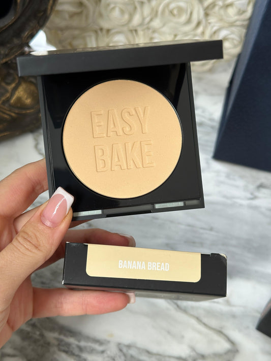 HUDA BEAUTY Easy Bake and Snatch Pressed Brightening and Setting Powder - Banana Bread