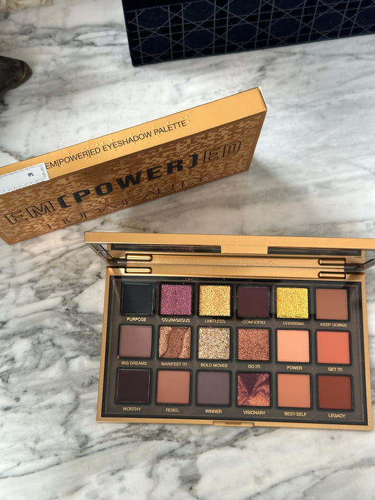 HUDA BEAUTY
Empowered Eyeshadow Palette