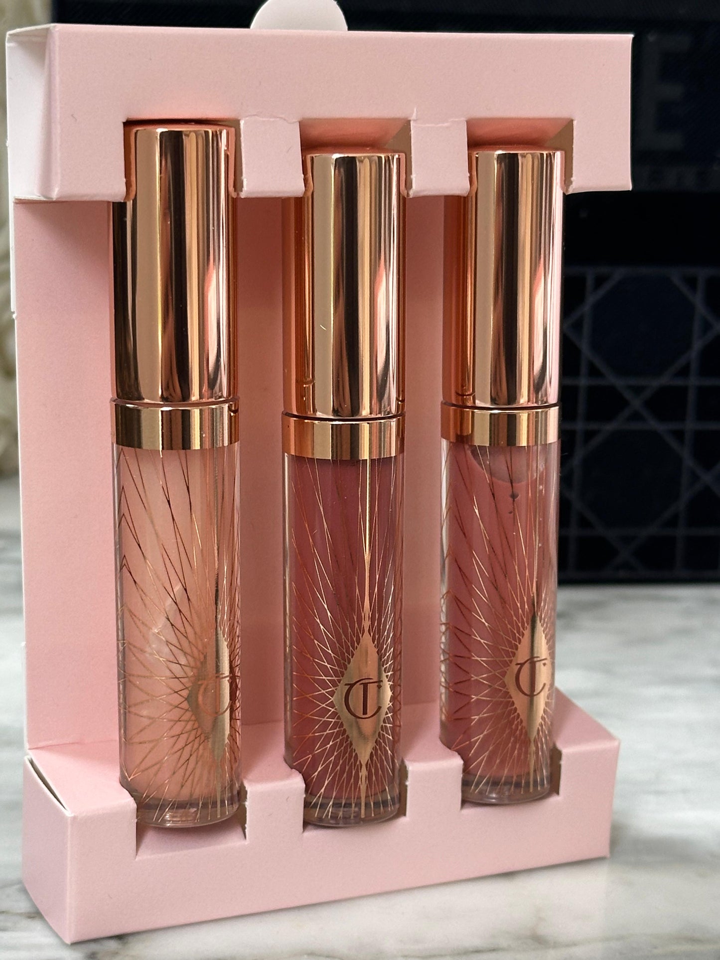 CHARLOTTE TILBURY Mini Collagen Lip Bath Icons
Limited Edition Lip Kit