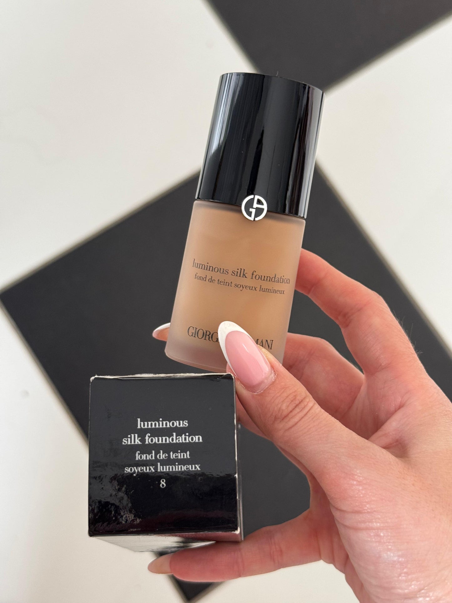 ARMANI Luminous Silk - Perfect Glow Flawless Foundation