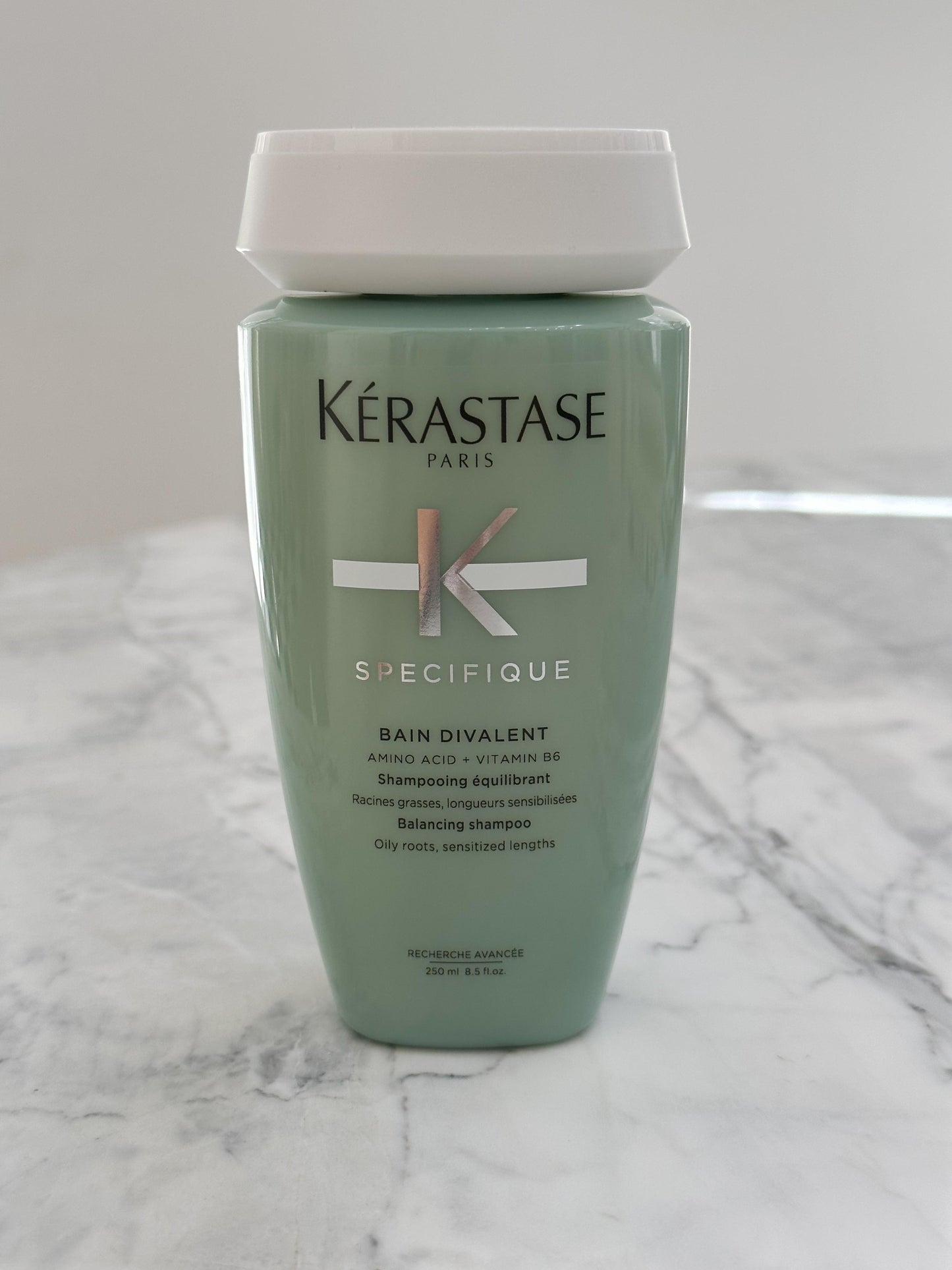 KÉRASTASE Specifique Bain Divalent - Balancing Shampoo For Oily Roots, Dry Ends