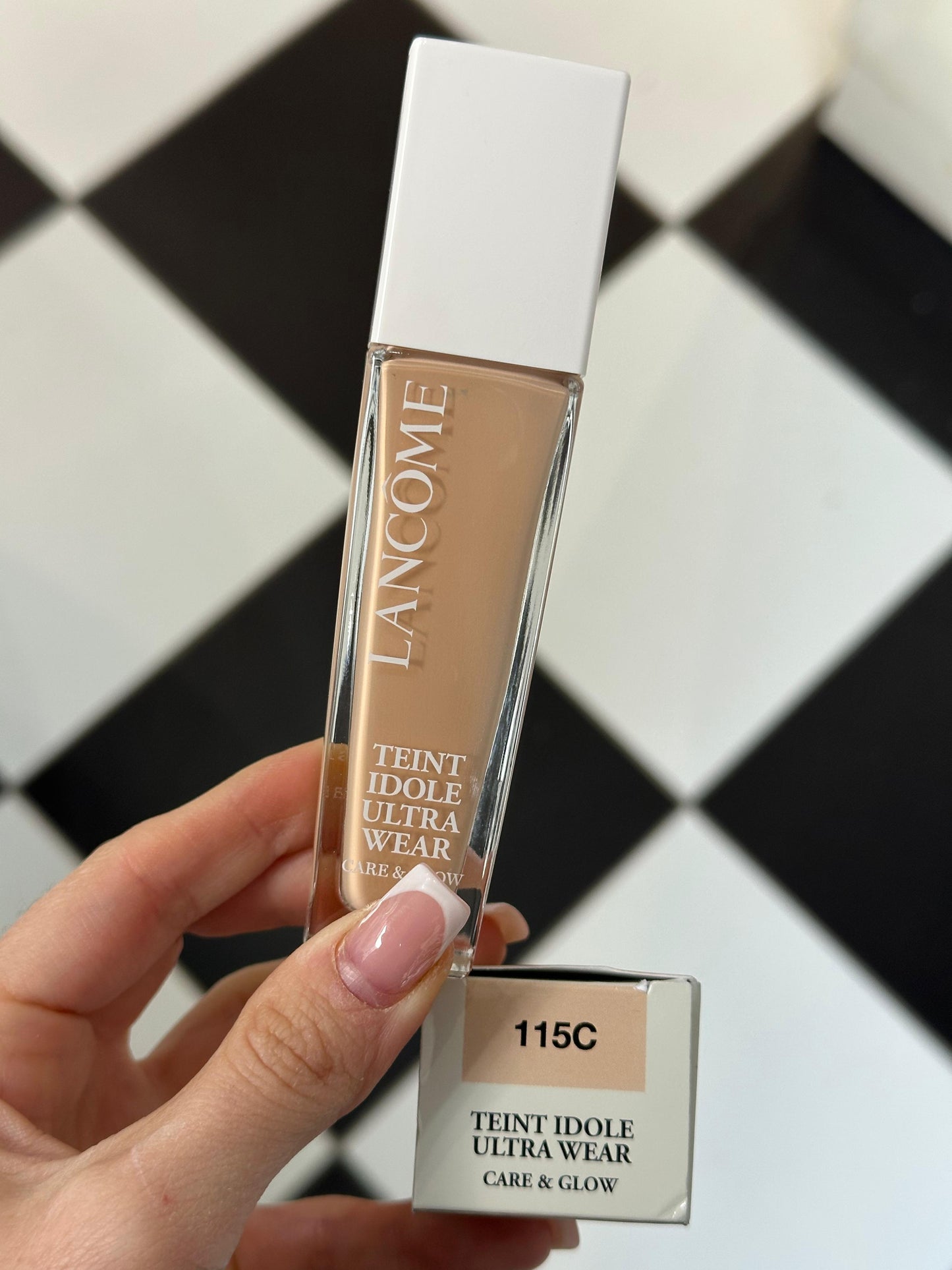 LANCÔME Teint Idôle Ultra Wear Care & Glow Serum Foundation SPF25