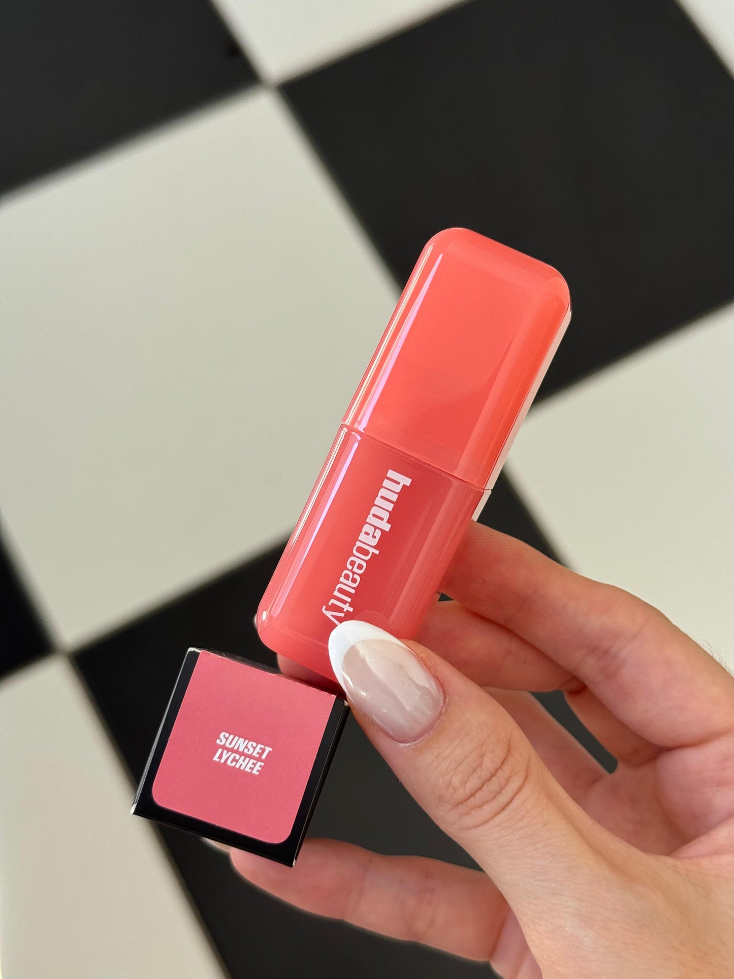 HUDA BEAUTY
Blush Filter Soft Glow Liquid Blush - Sunset Lychee