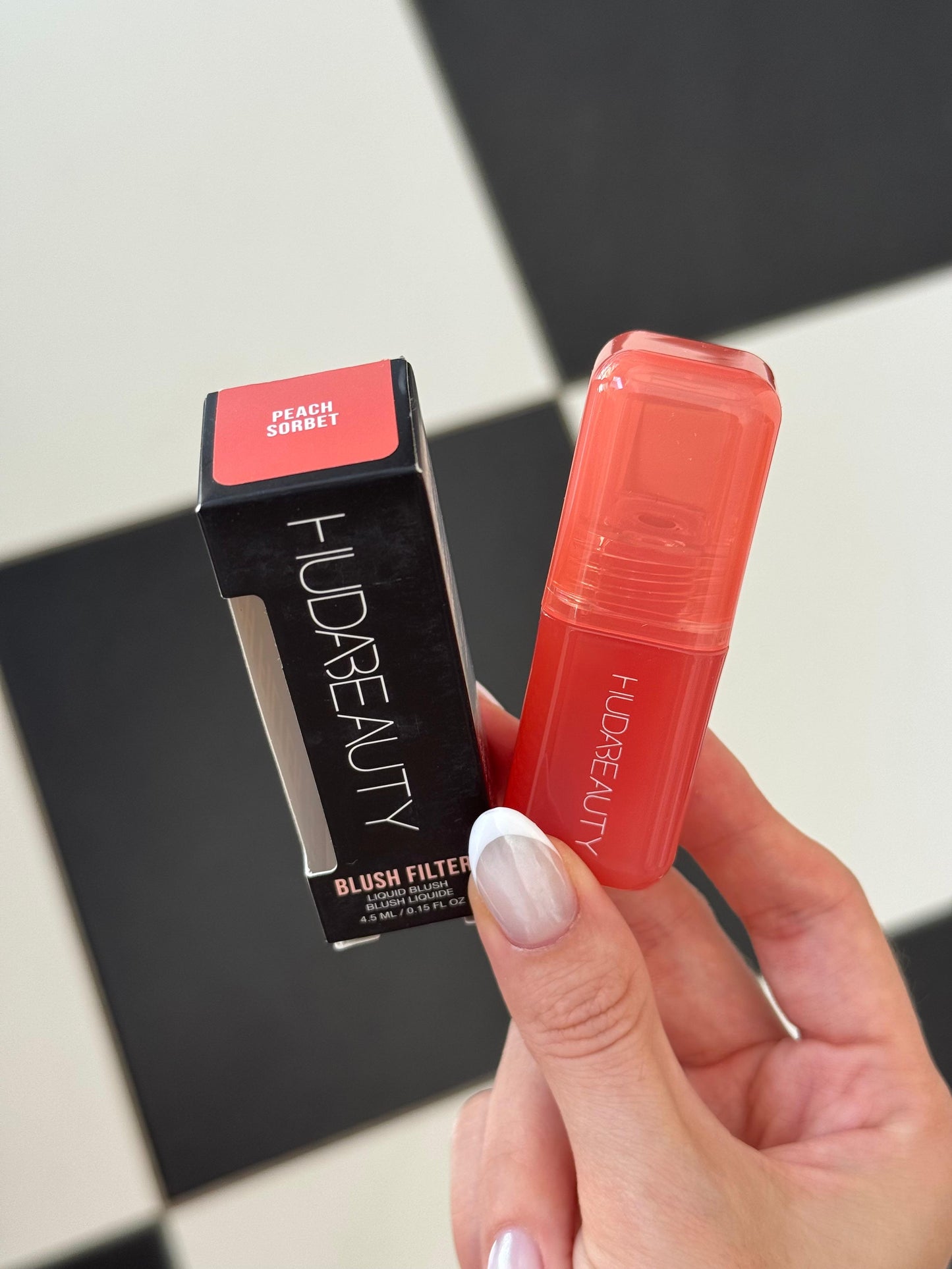 HUDA BEAUTY
Blush Filter Soft Glow Liquid Blush - Peach Sorbet