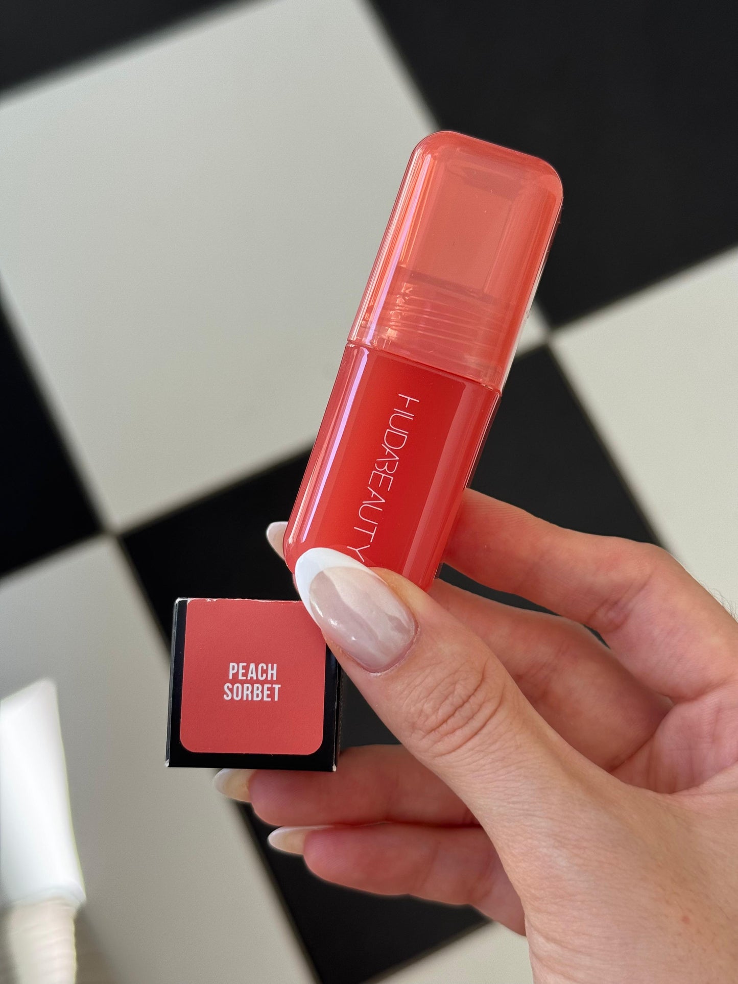 HUDA BEAUTY
Blush Filter Soft Glow Liquid Blush - Peach Sorbet