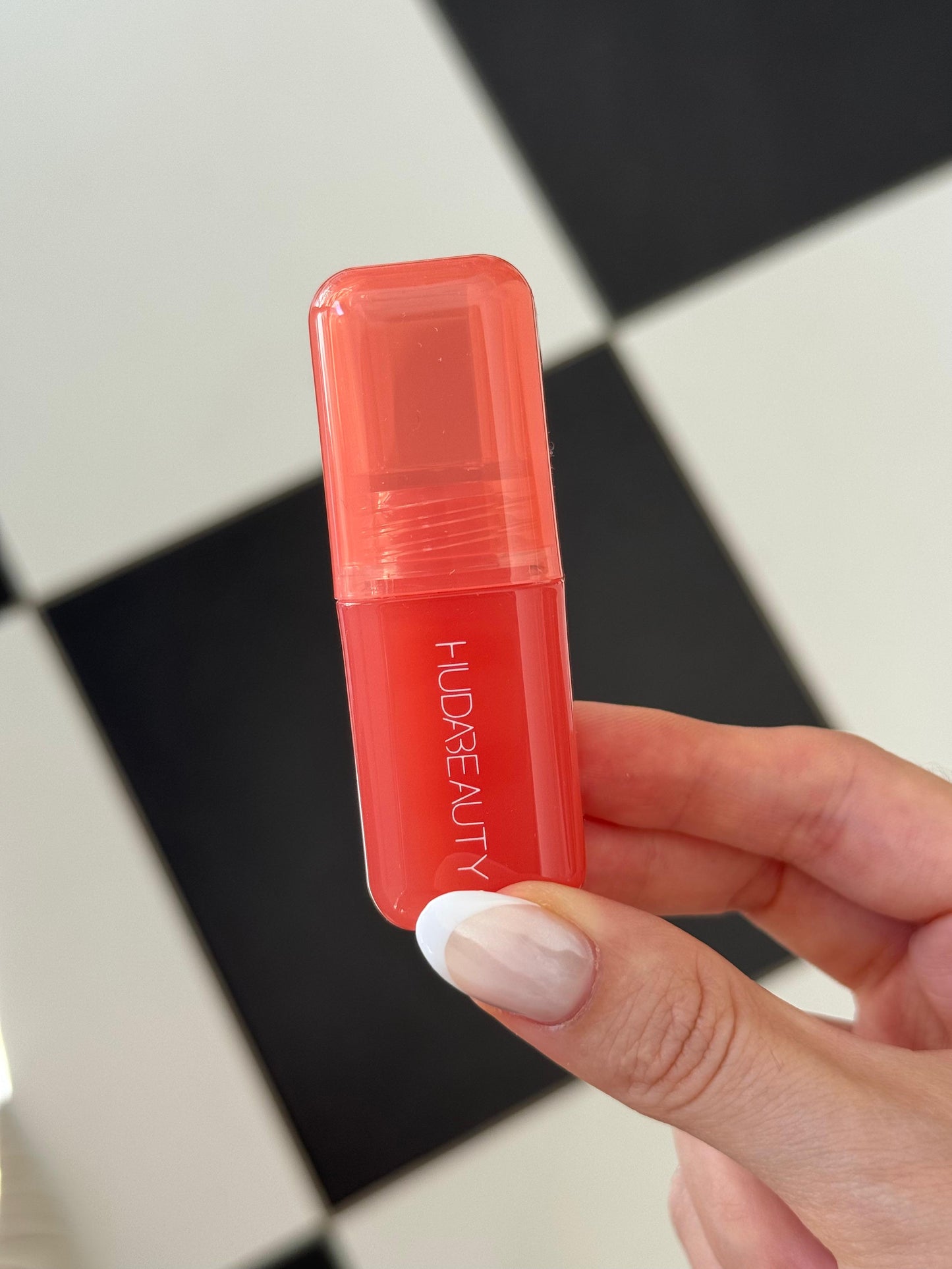 HUDA BEAUTY
Blush Filter Soft Glow Liquid Blush - Peach Sorbet