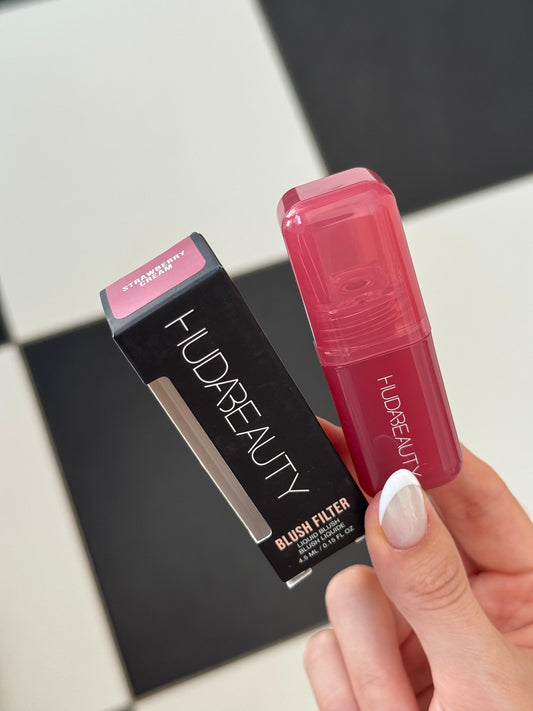 HUDA BEAUTY 
Blush Filter Soft Glow Liquid Blush - Strawberry Cream