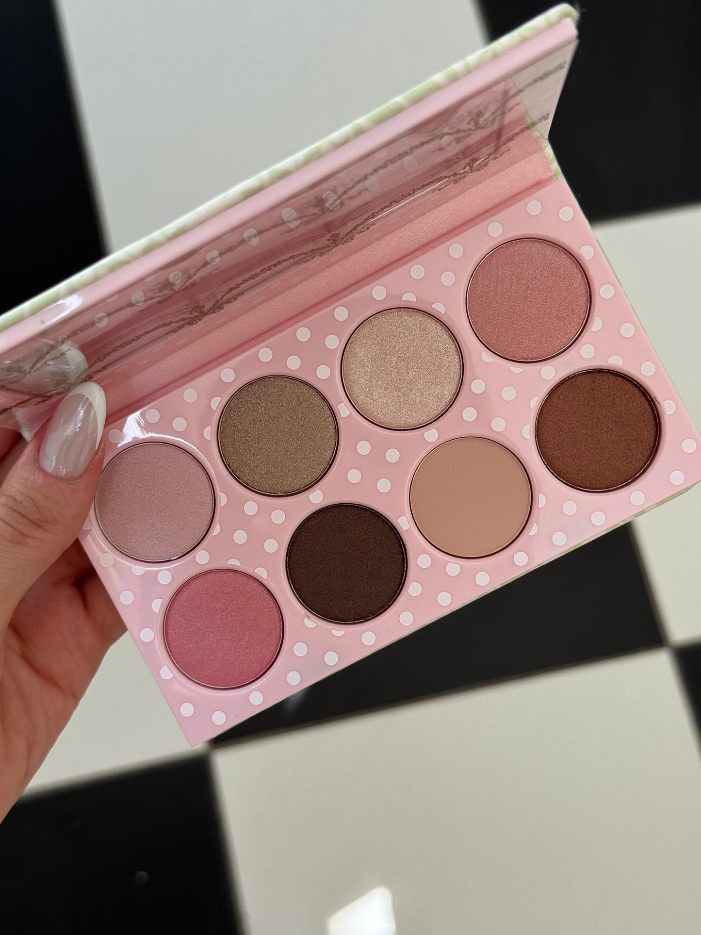 ESTÉE LAUDER Ladurée Limited Edition Eyeshadow Palette