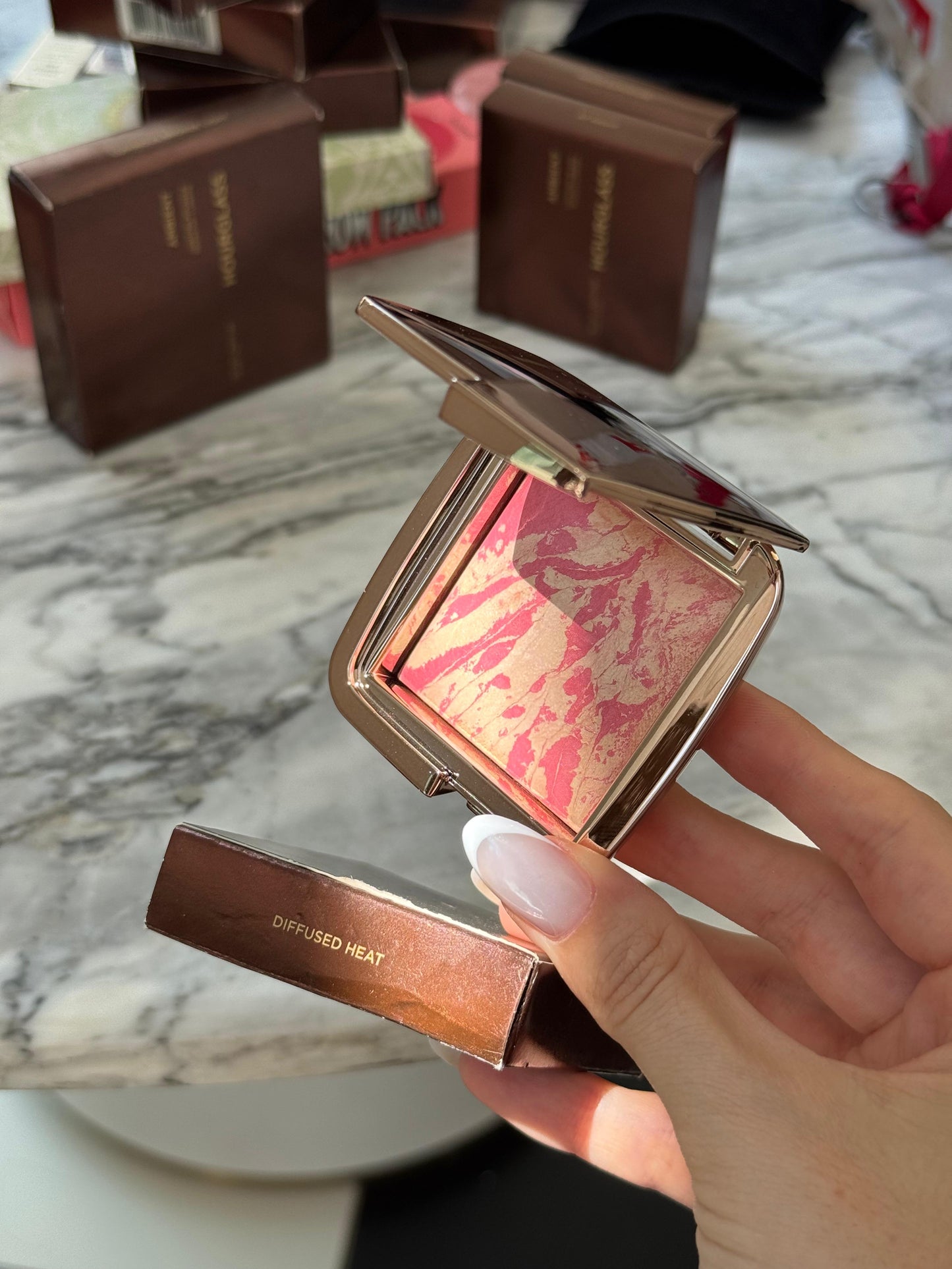 HOURGLASS Ambient Lighting Blush - Diffused Heat