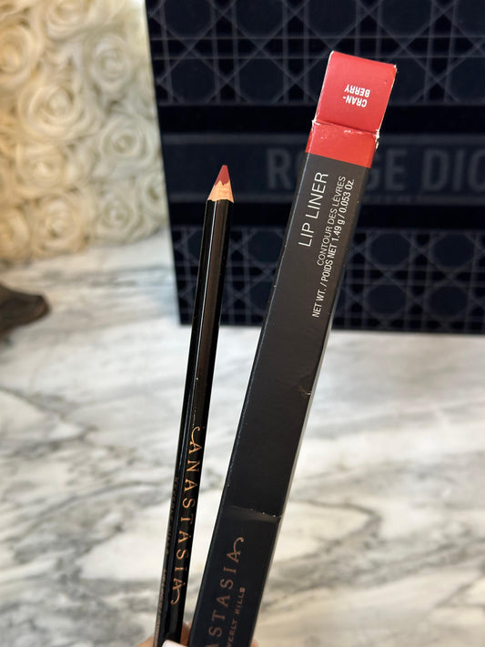 ANASTASIA BEVERLY HILLS
Lip Liner - Cranberry
A Full-Pigment Lip pencil For Shaping And Contouring Lips With Precision