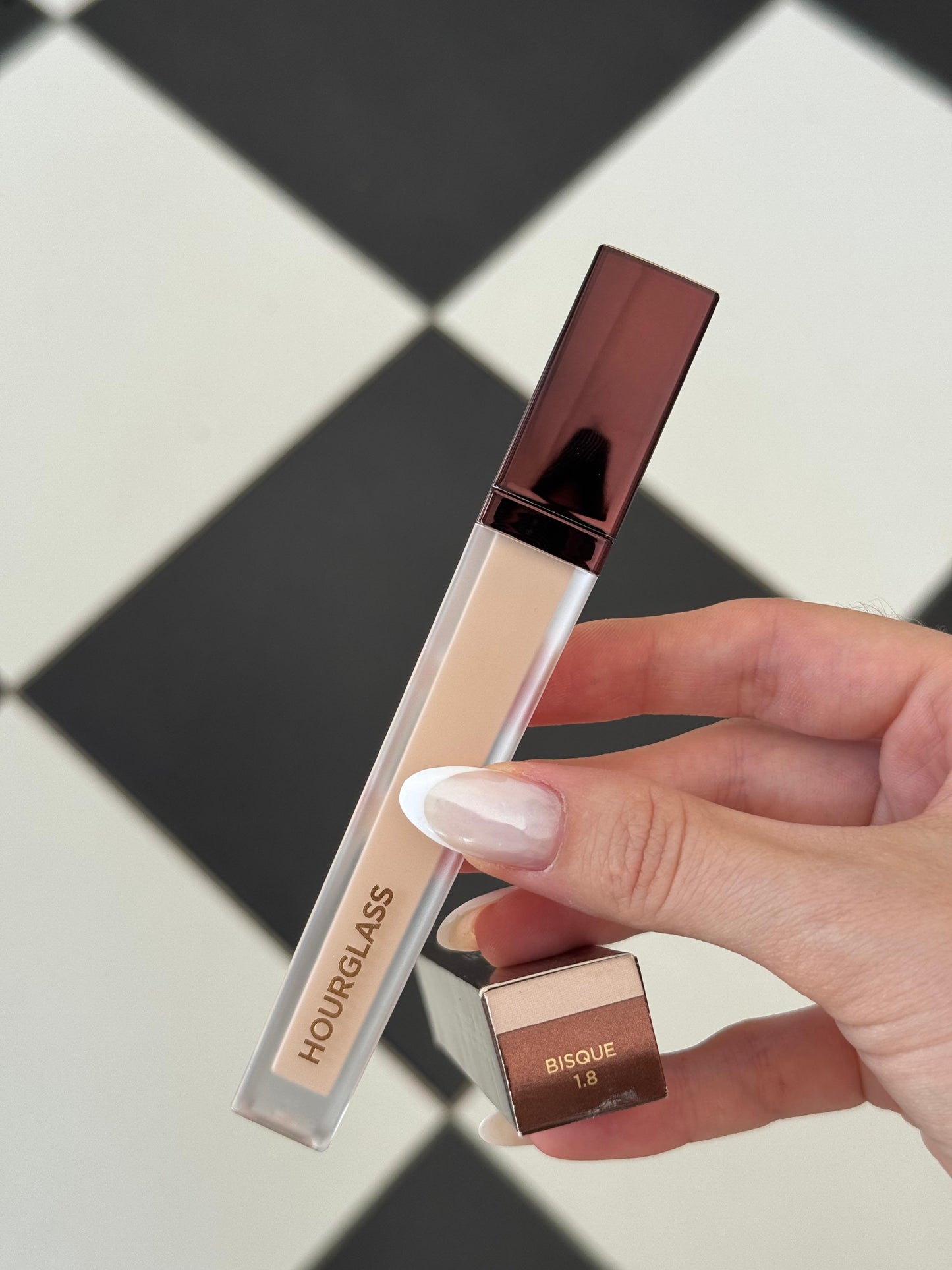 HOURGLASS Vanish™ Airbrush Concealer