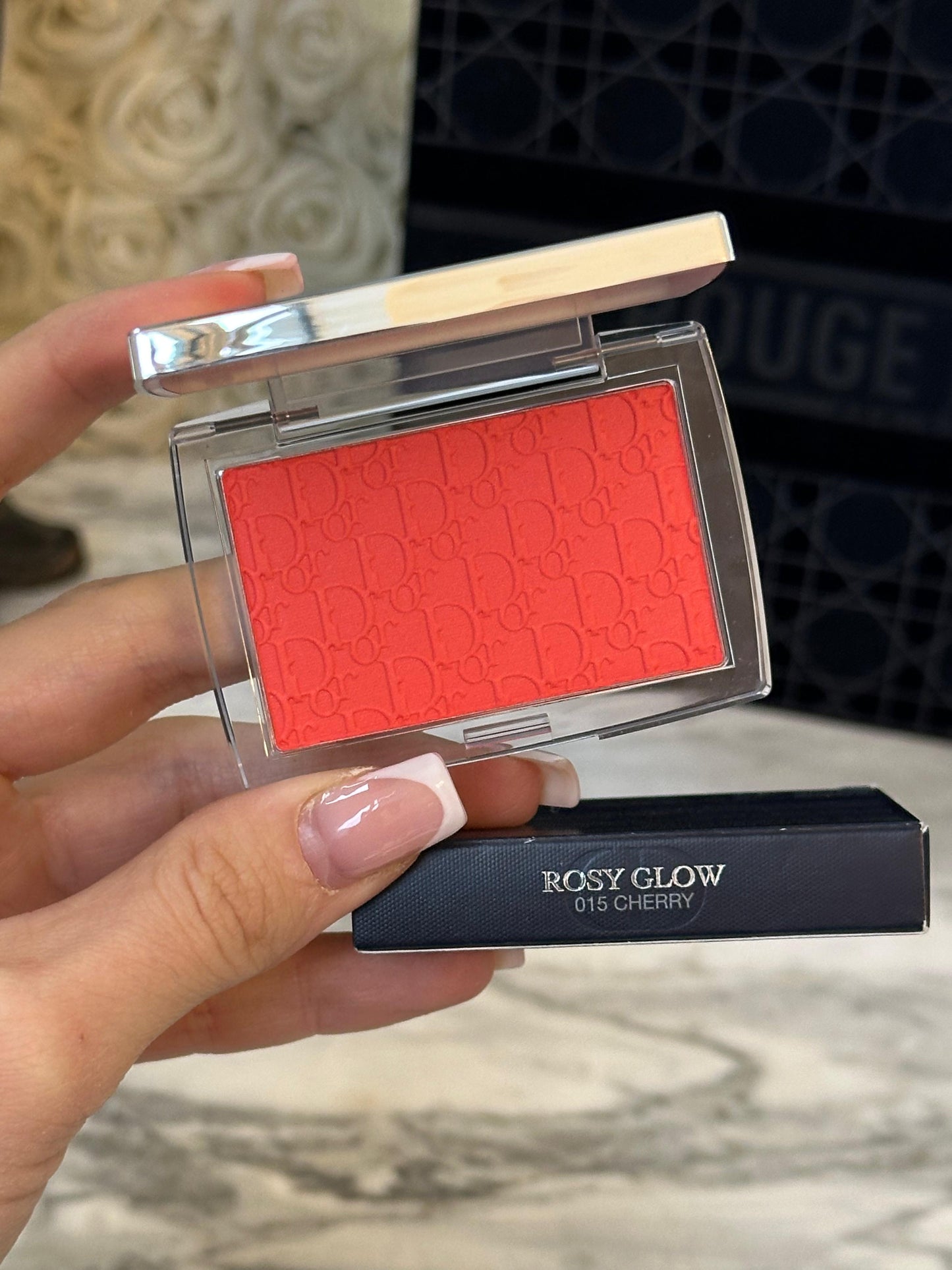 DIOR Rosy Glow 015 Cherry
Color-Awakening Blush - Natural Healthy Glow Effect