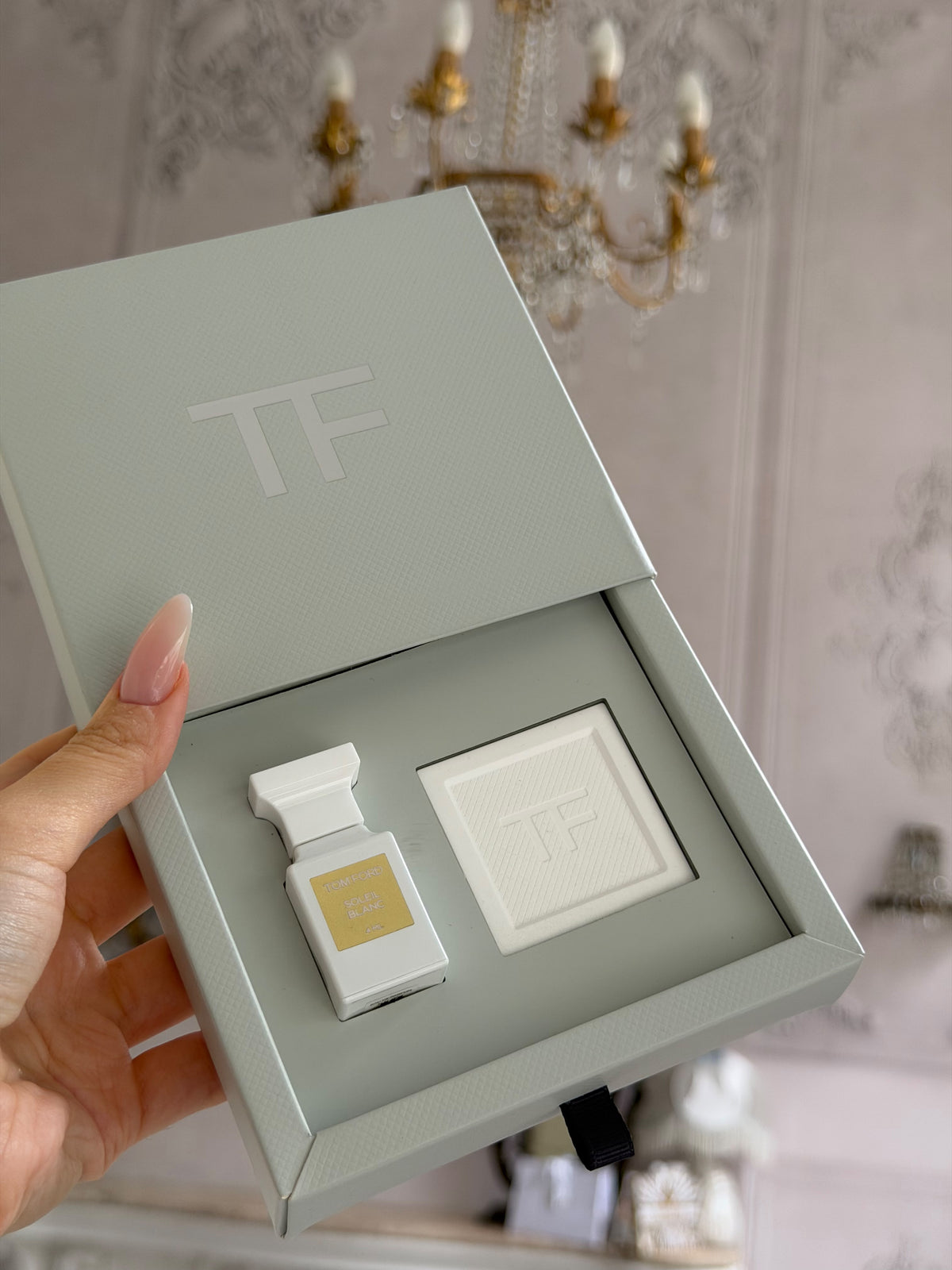TOM FORD Soleil Blanc Eau De Parfum 4ml + Diffuser Stone Gift Set