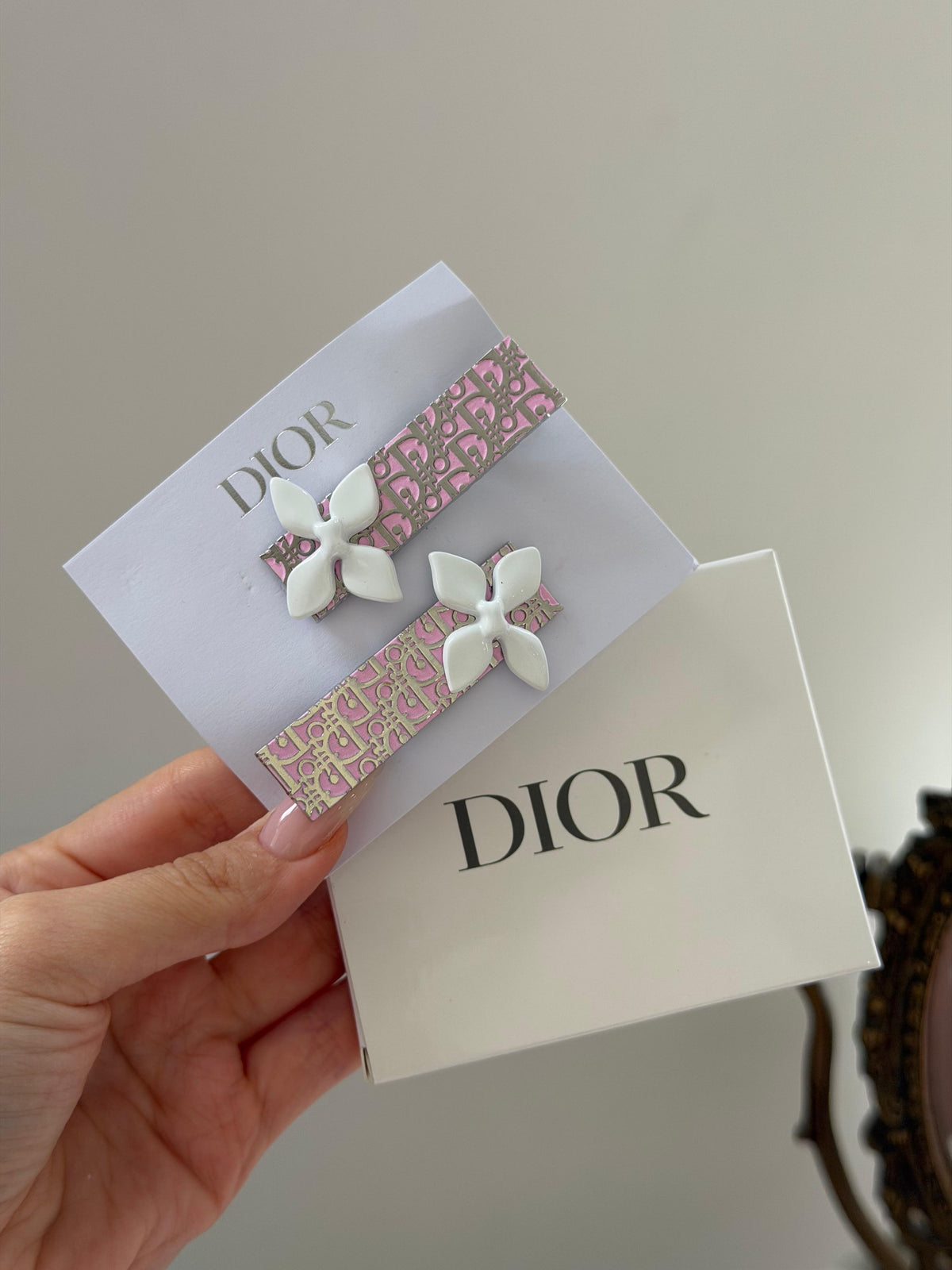 DIOR Beauty Flower Chic Hair Clip