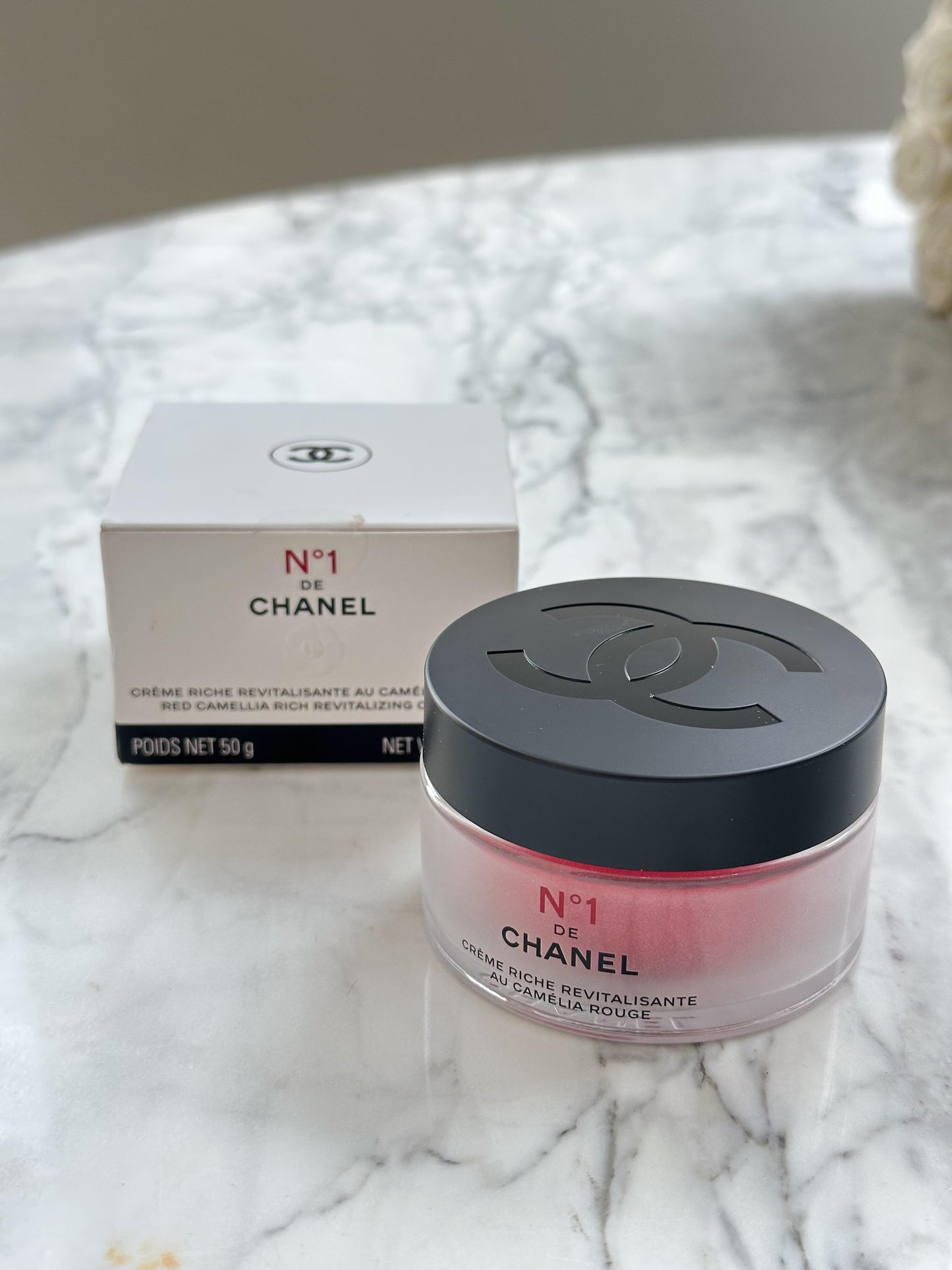 CHANEL N°1 De Chanel Red Camellia Rich Revitalizing Cream