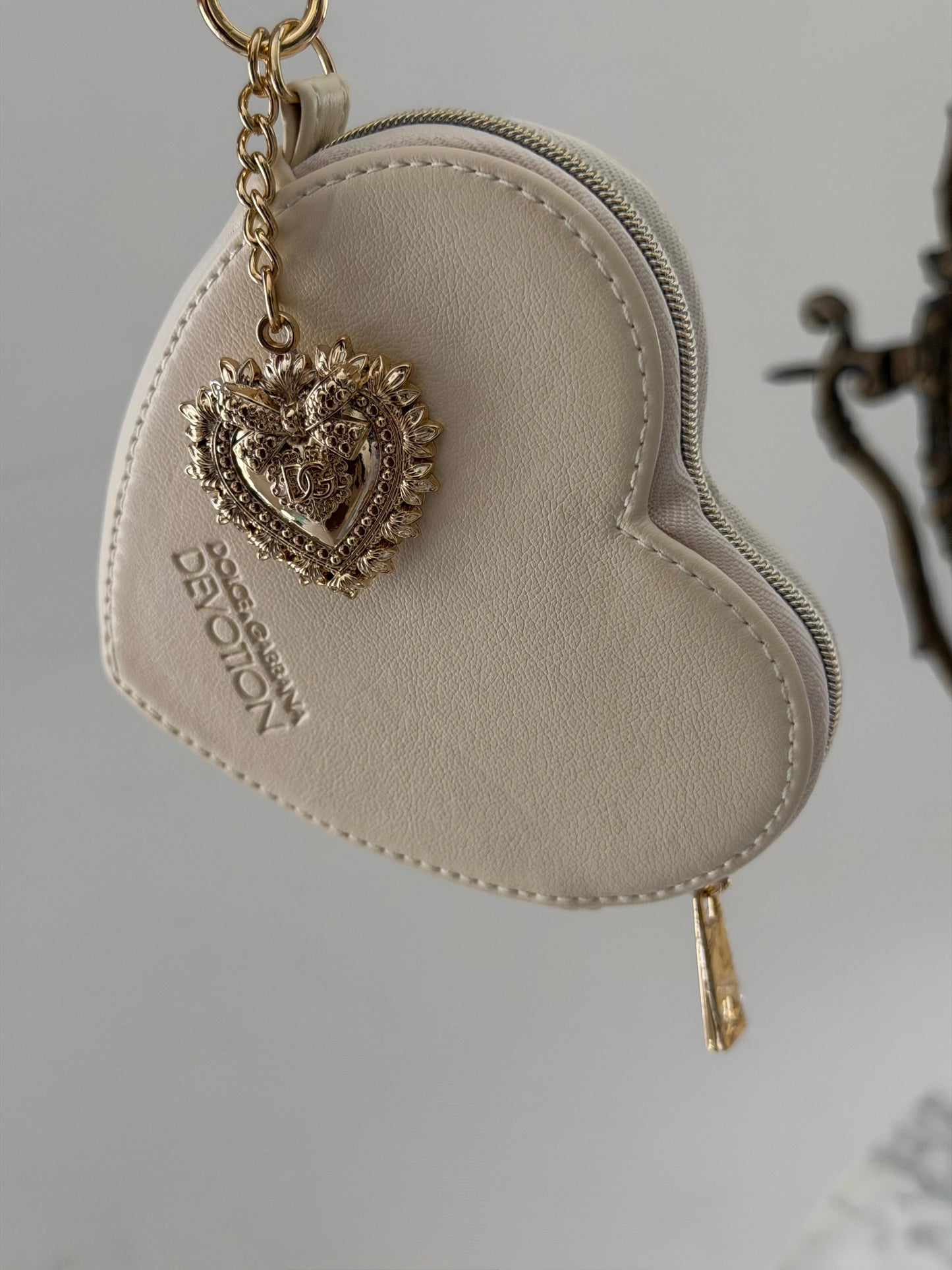 DOLCE&GABBANA
Luxury Heart Pouch