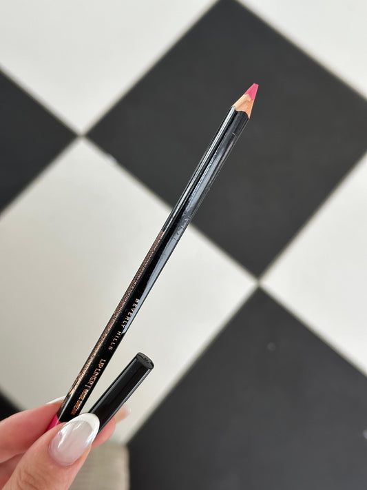 ANASTASIA BEVERLY HILLS
Lip Liner - Rose Dream
A Full-Pigment Lip pencil For Shaping And Contouring Lips With Precision
