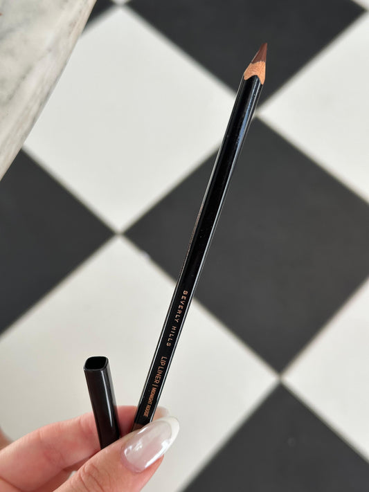 ANASTASIA BEVERLY HILLS
Lip Liner - Midnight Rouge
A Full-Pigment Lip pencil For Shaping And Contouring Lips With Precision