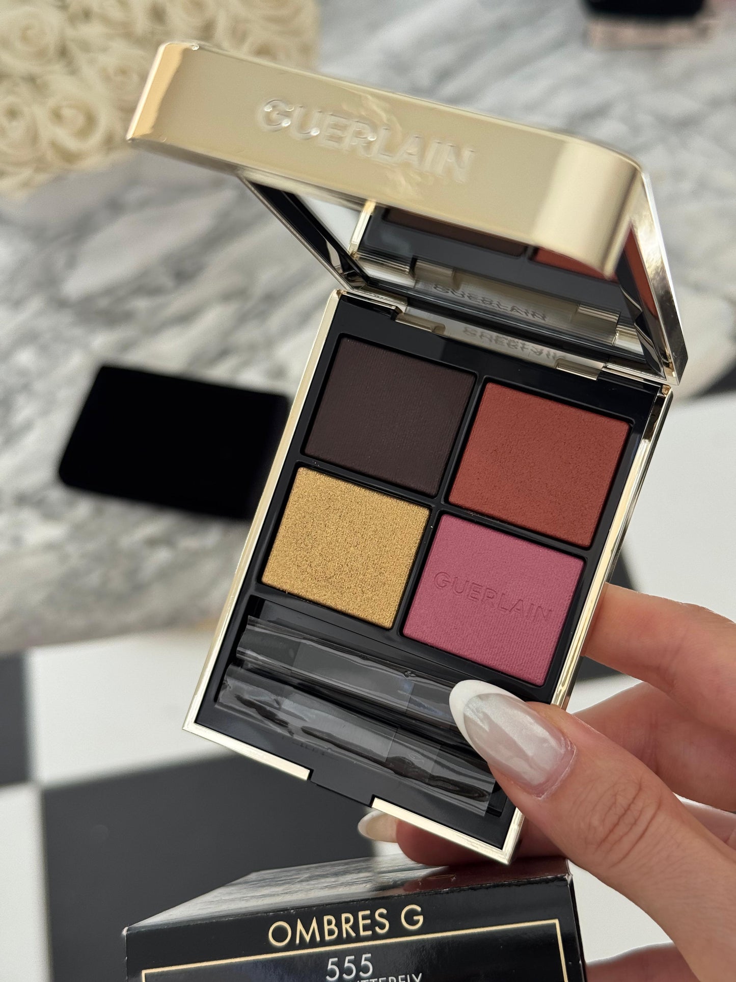 GUERLAIN Ombres G
Eyeshadow Quad
Multi-Effect, High Color & Long Wear (555)