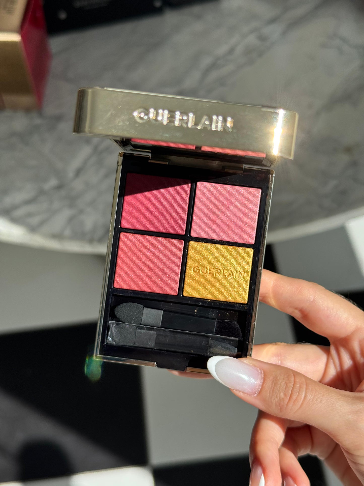 GUERLAIN Ombres G
Eyeshadow Quad
Multi-Effect, High Color & Long Wear (770)