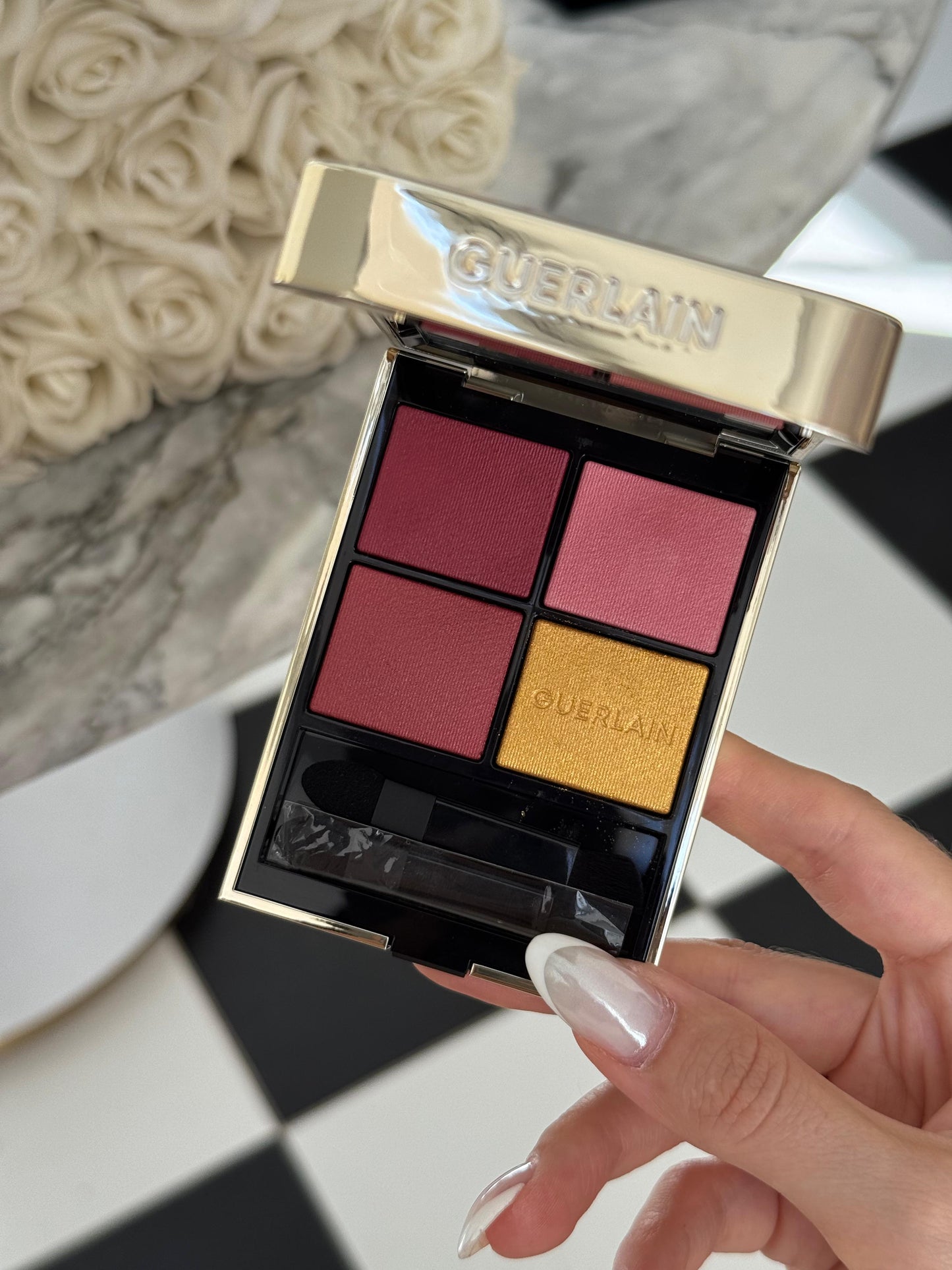 GUERLAIN Ombres G
Eyeshadow Quad
Multi-Effect, High Color & Long Wear (770)