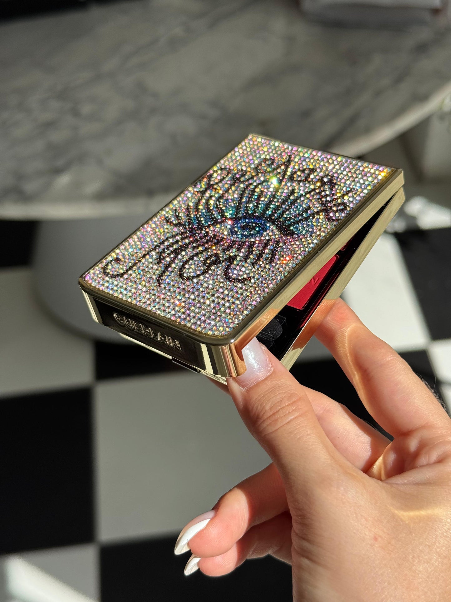 GUERLAIN Ombres G
Eyeshadow Quad
Multi-Effect, High Color & Long Wear