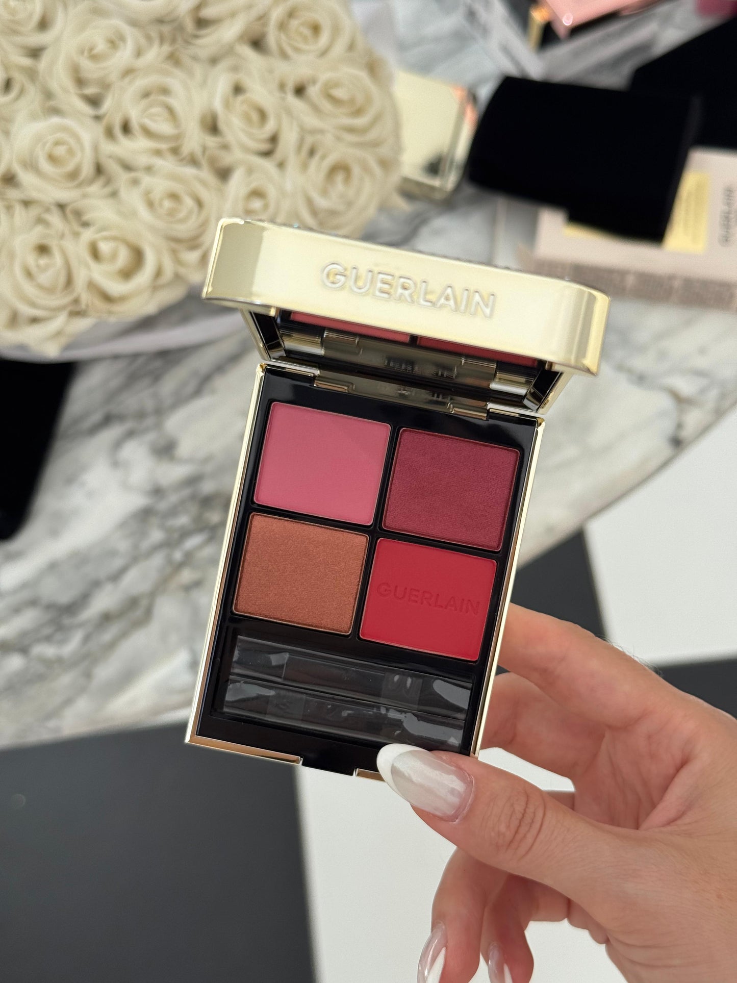 GUERLAIN Ombres G
Eyeshadow Quad
Multi-Effect, High Color & Long Wear