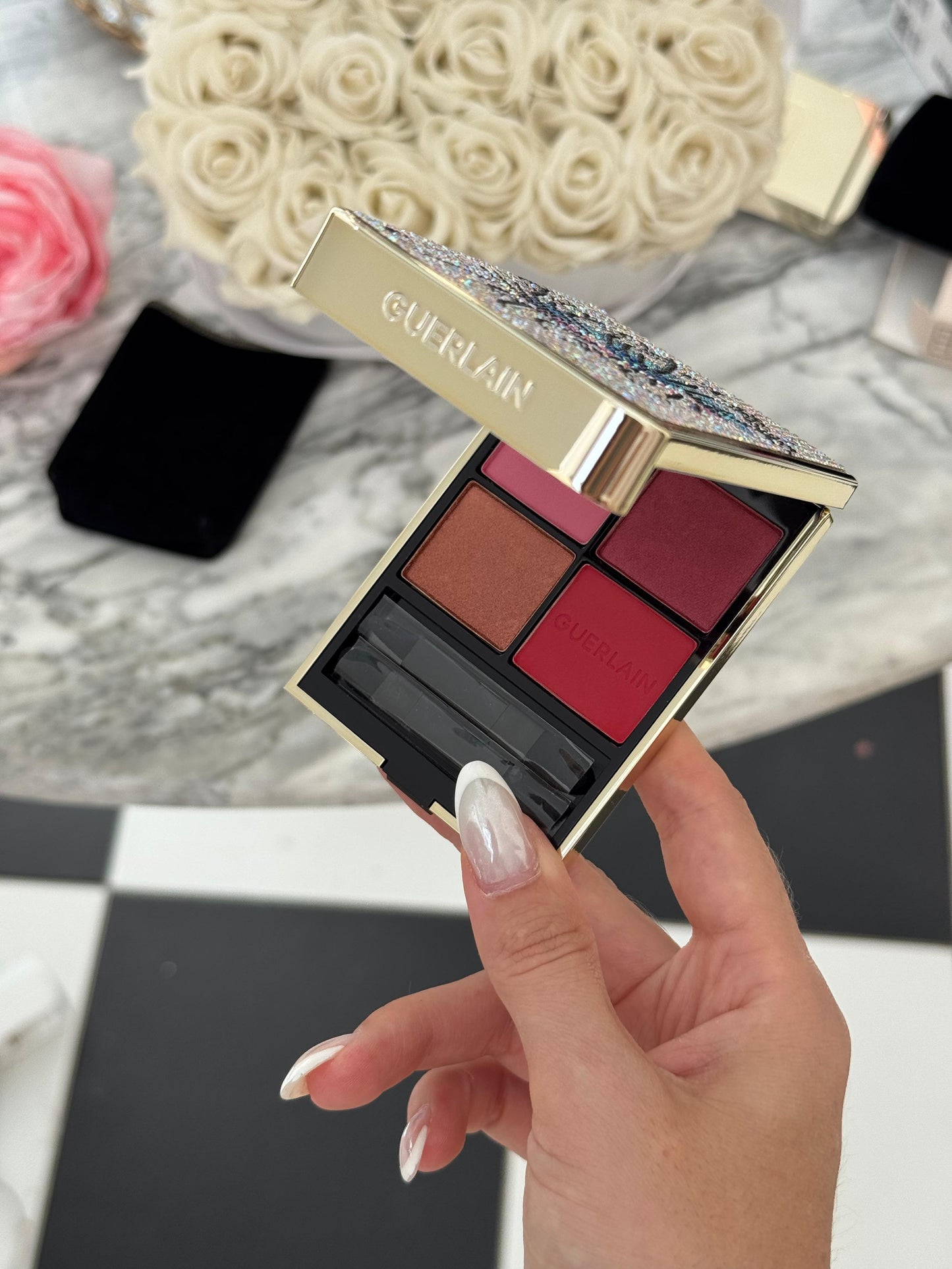 GUERLAIN Ombres G
Eyeshadow Quad
Multi-Effect, High Color & Long Wear