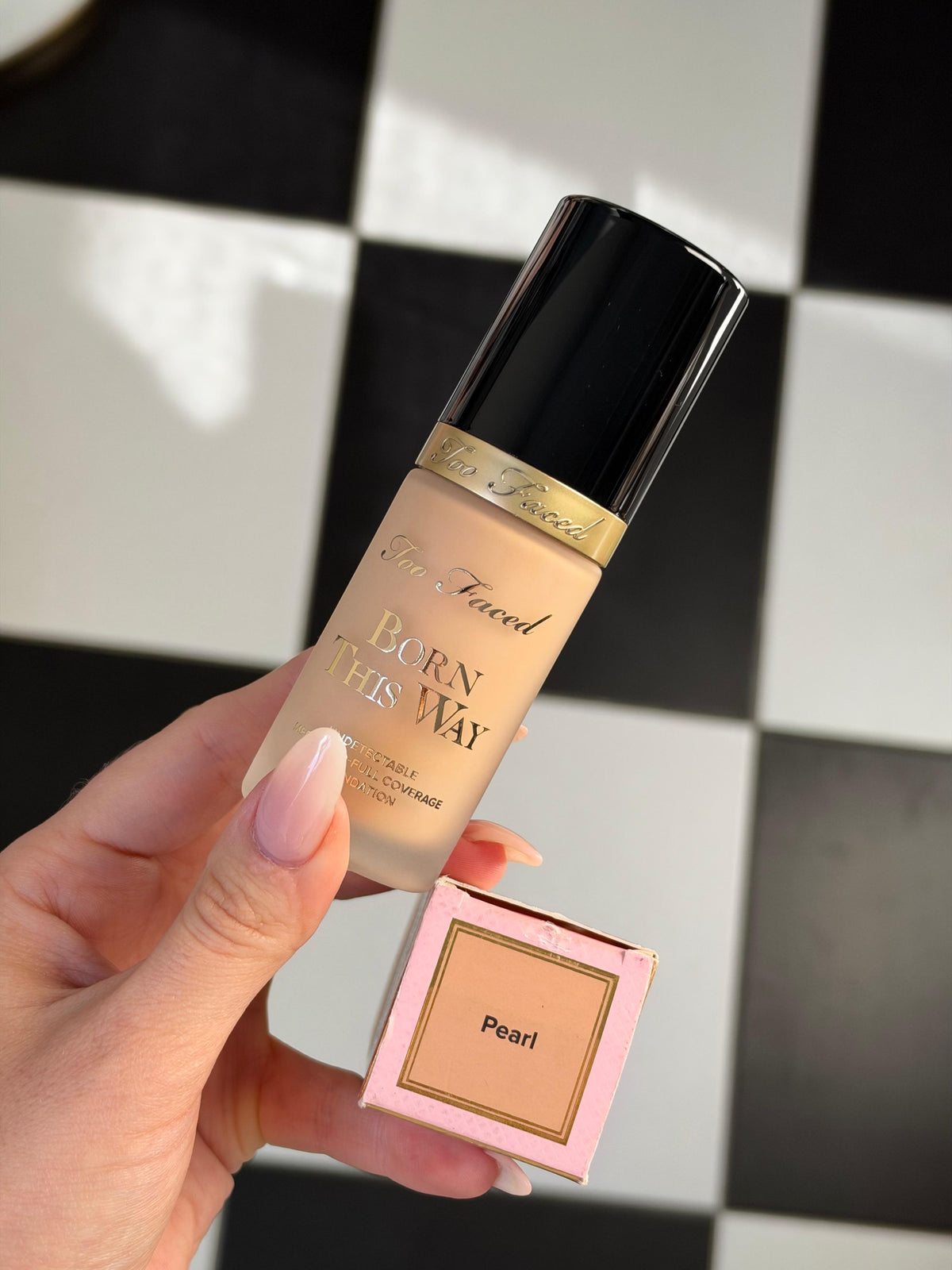 TOO FACED Born This Way - Pearl
Undetectable Flawless Coverage - Natural Finish Foundation