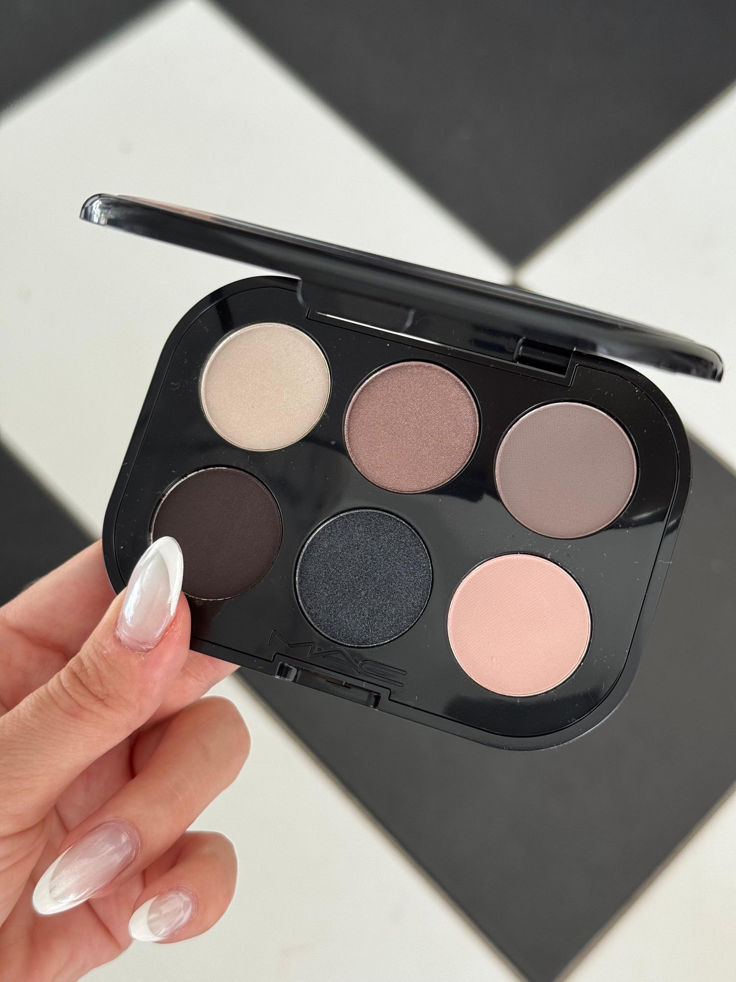MAC Connect In Colour Eye Shadow Palette: Encrypted Kryptonite