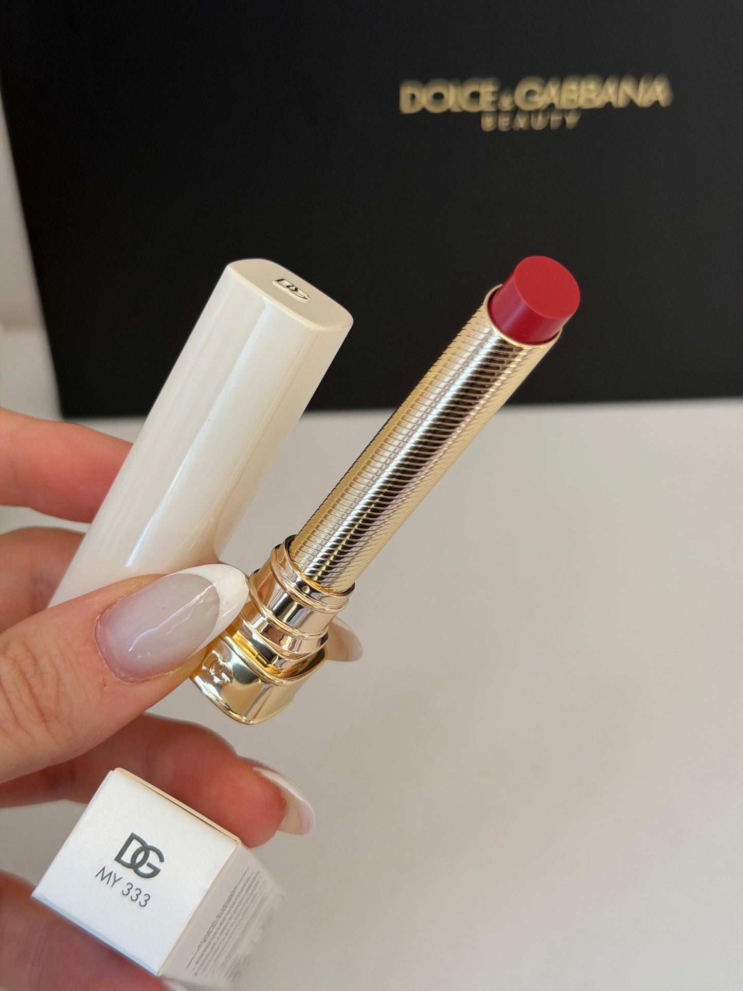 DOLCE&GABBANA My Juicy Sheer Lipstick - My 333
Instant Shine & Hydration Lip Stylo
