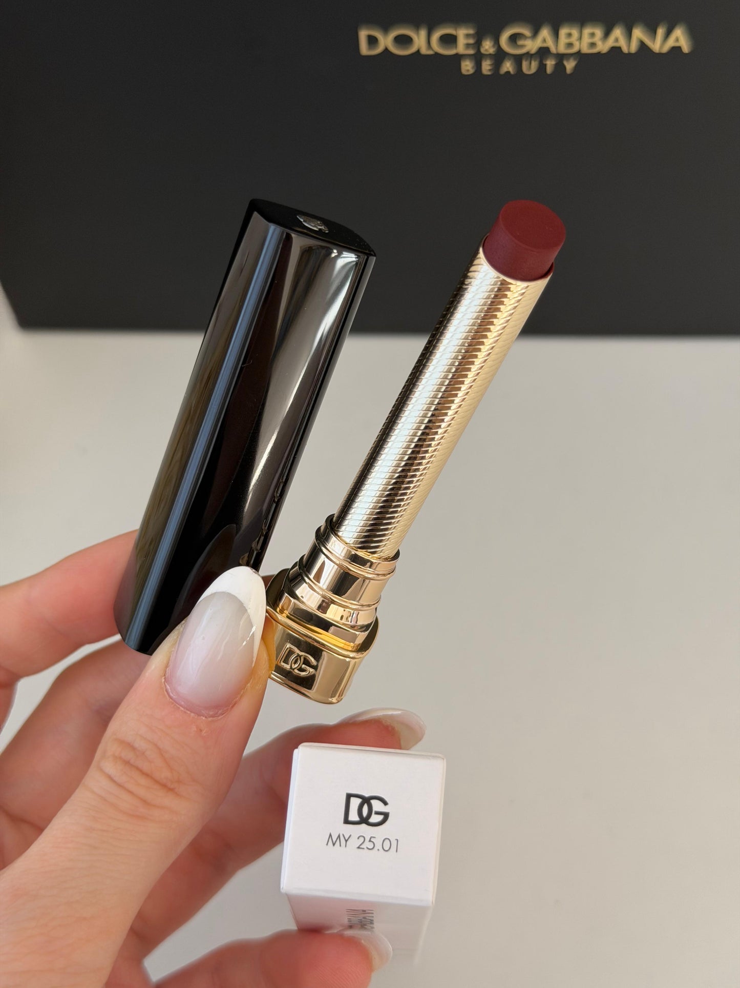 DOLCE&GABBANA My Comfy Matte Lipstick - My 25.01
Instant Rich Color & Hydration Lip Stylo
