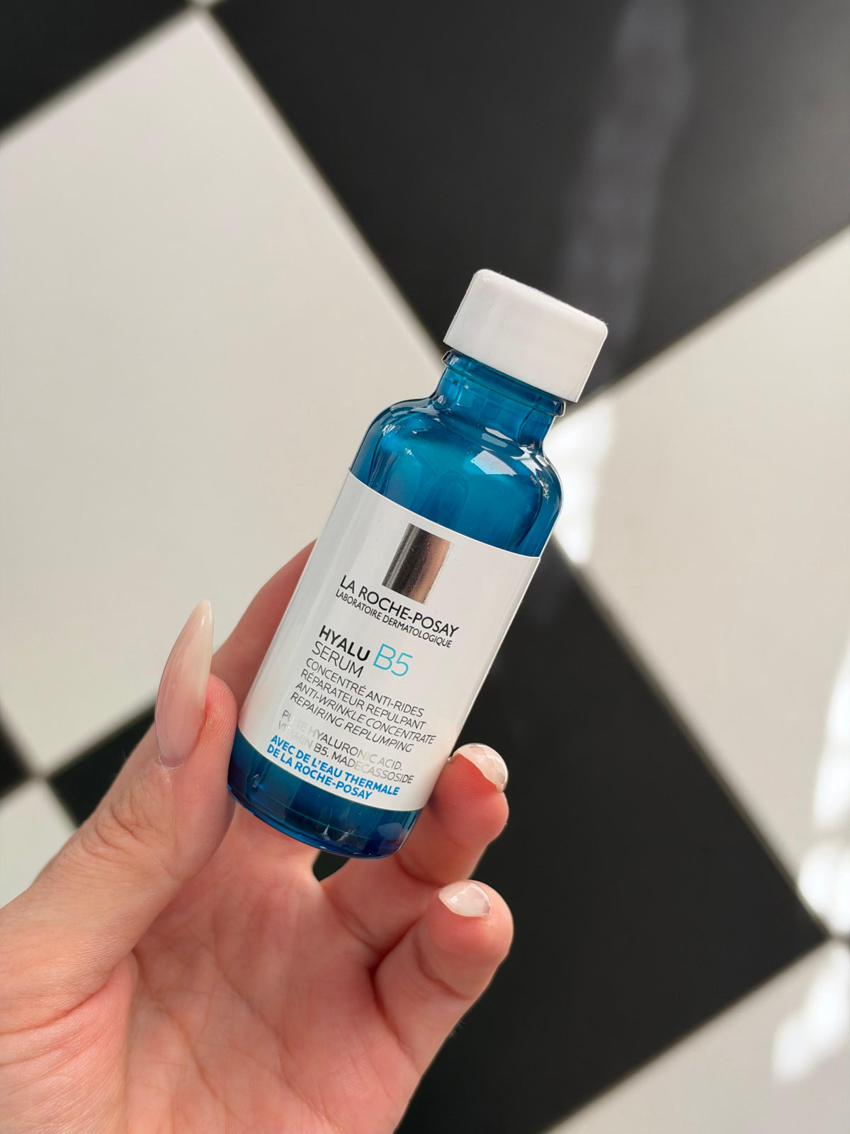 LA ROCHE-POSAY Hyalu B5 Serum
Anti-Wrinkle Concentrate Repairing, Replumping