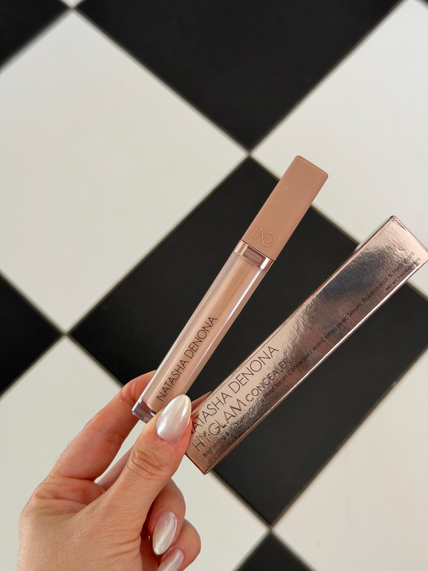 NATASHA DENONA Hy-Glam
Brightening & Hydrating Crease-Proof Serum Concealer (P2)