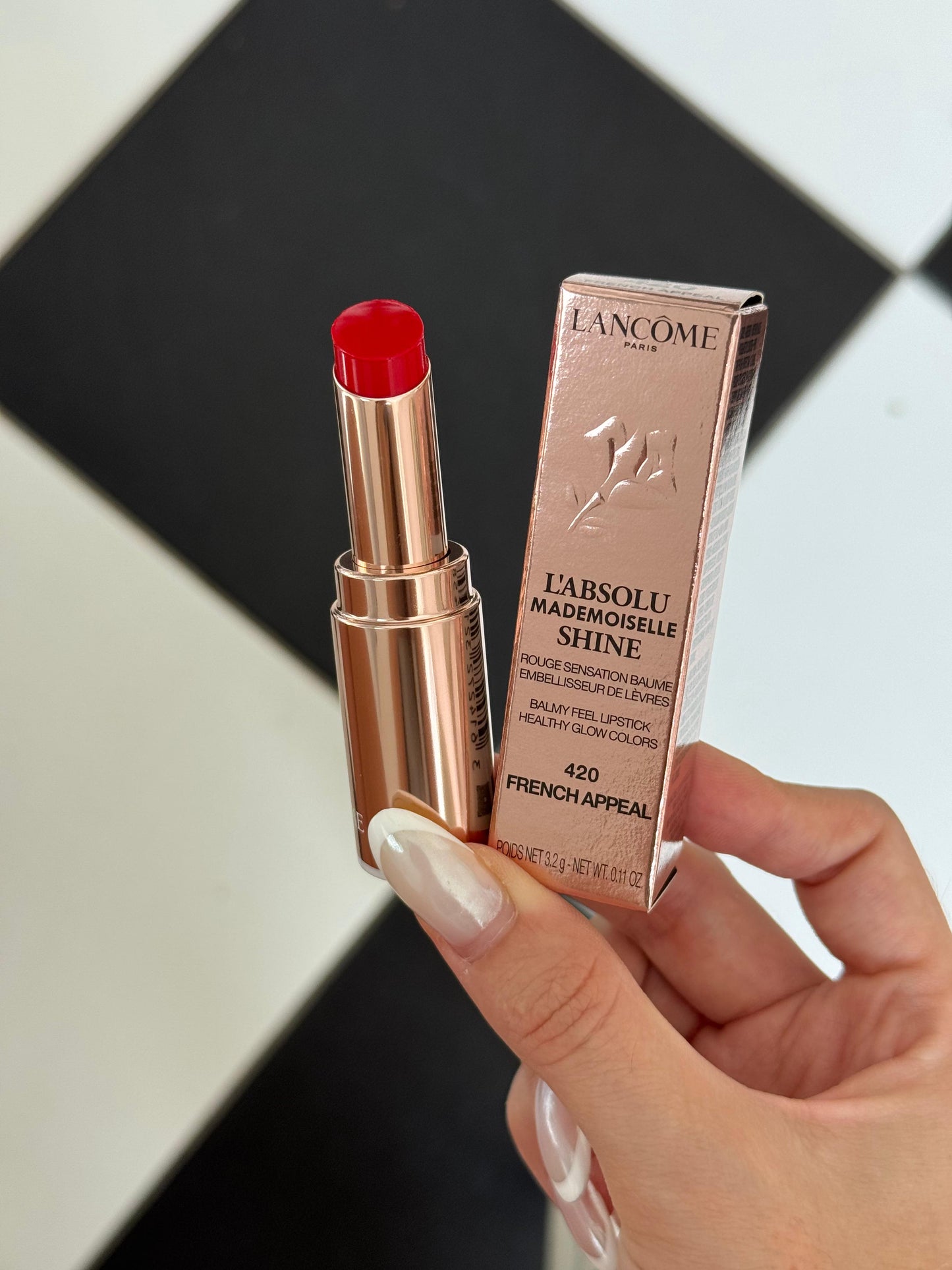 LANCÔME
L'Absolu Mademoiselle Shine (420)
Balmy Healthy Glow Lipstick
