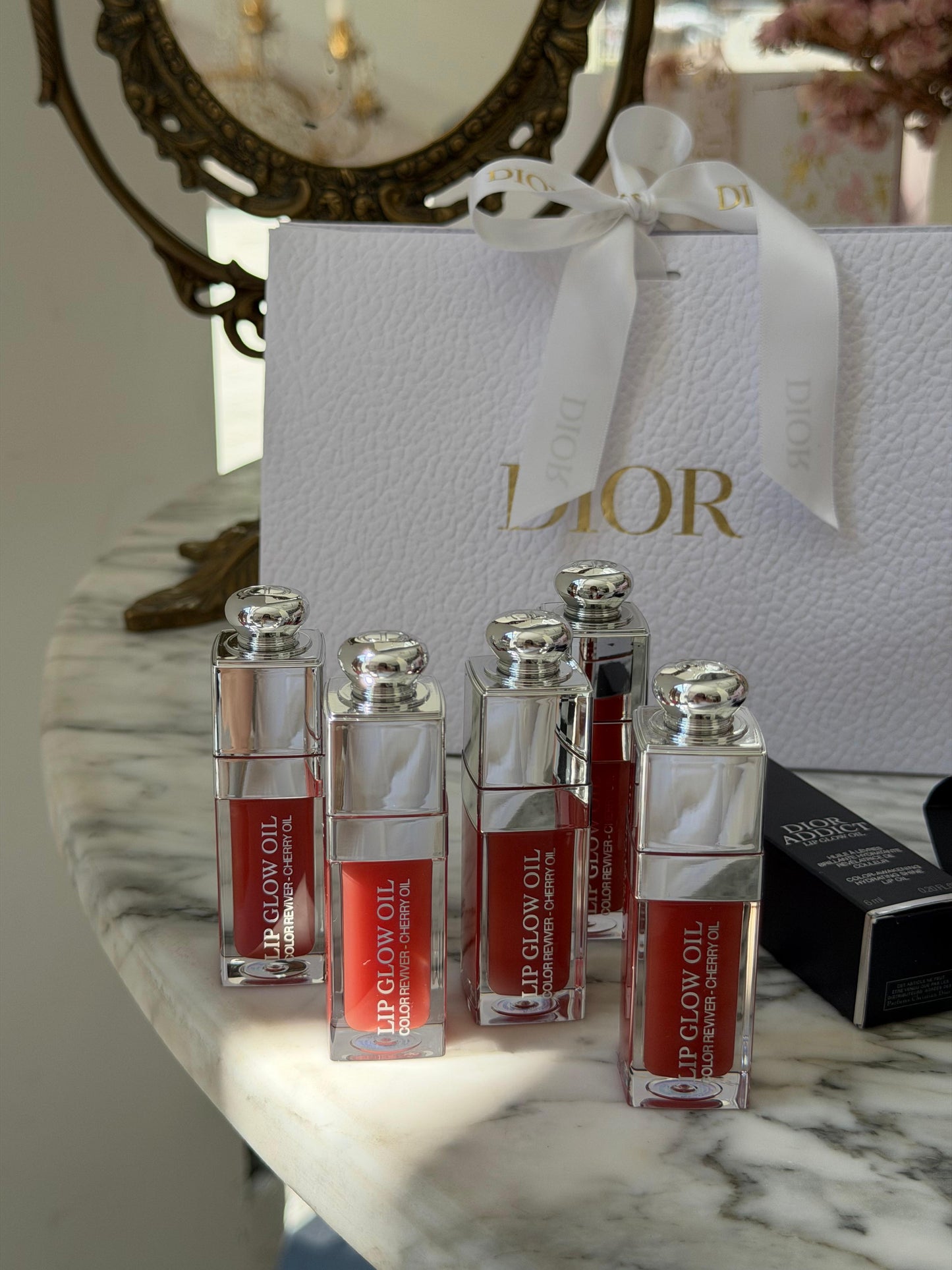 DIOR Addict Lip Glow Oil (012)
Nourishing Lip Oil - Intense Gloss