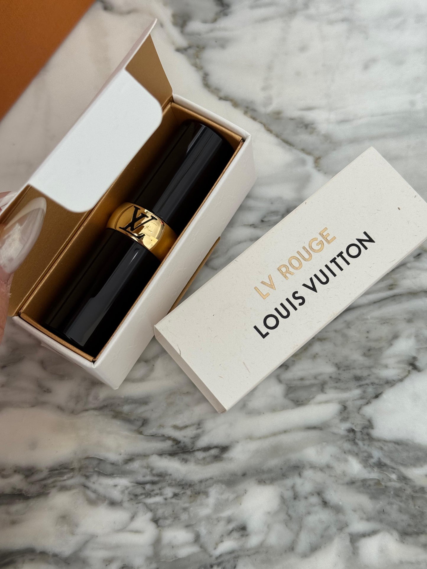 LOUIS VUITTON LV Rouge Matte - Nude Nécessaire