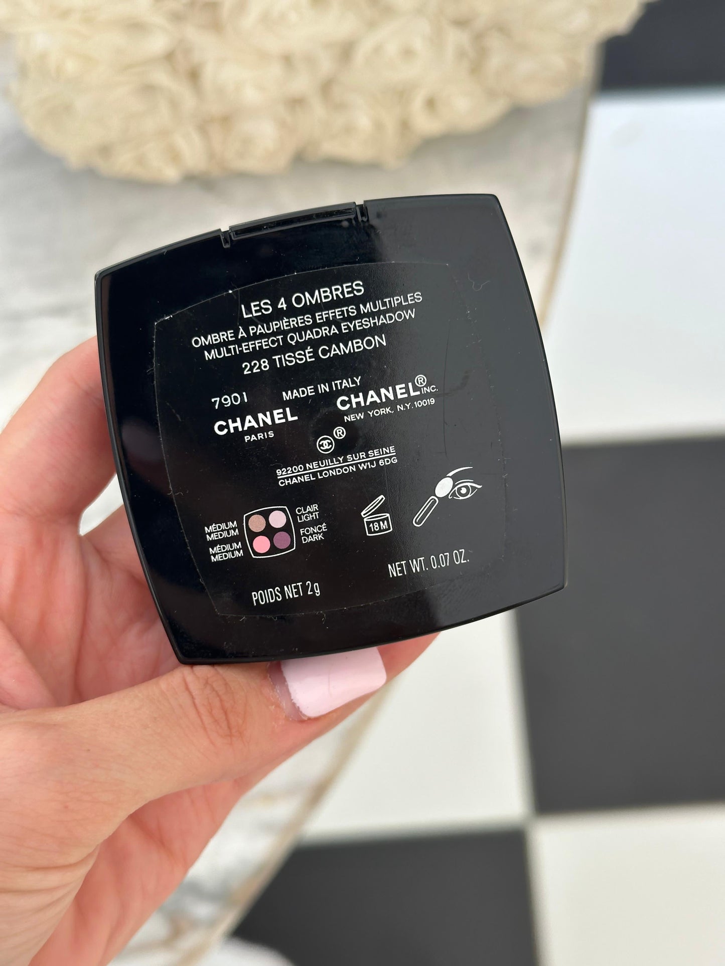 CHANEL Les 4 Ombres
Multi-Effect Quadra Eyeshadow (228)