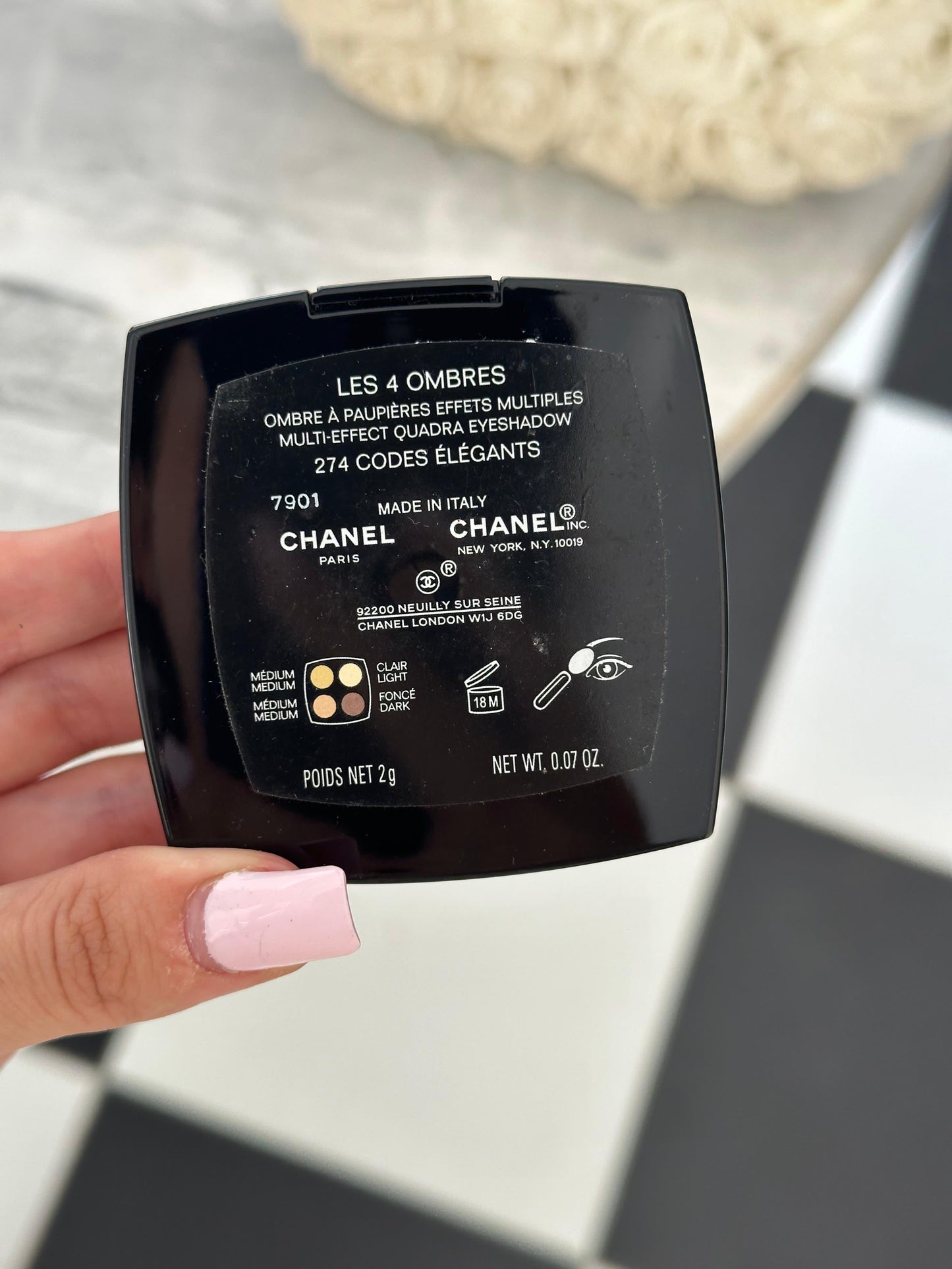 CHANEL Les 4 Ombres
Multi-Effect Quadra Eyeshadow (274)