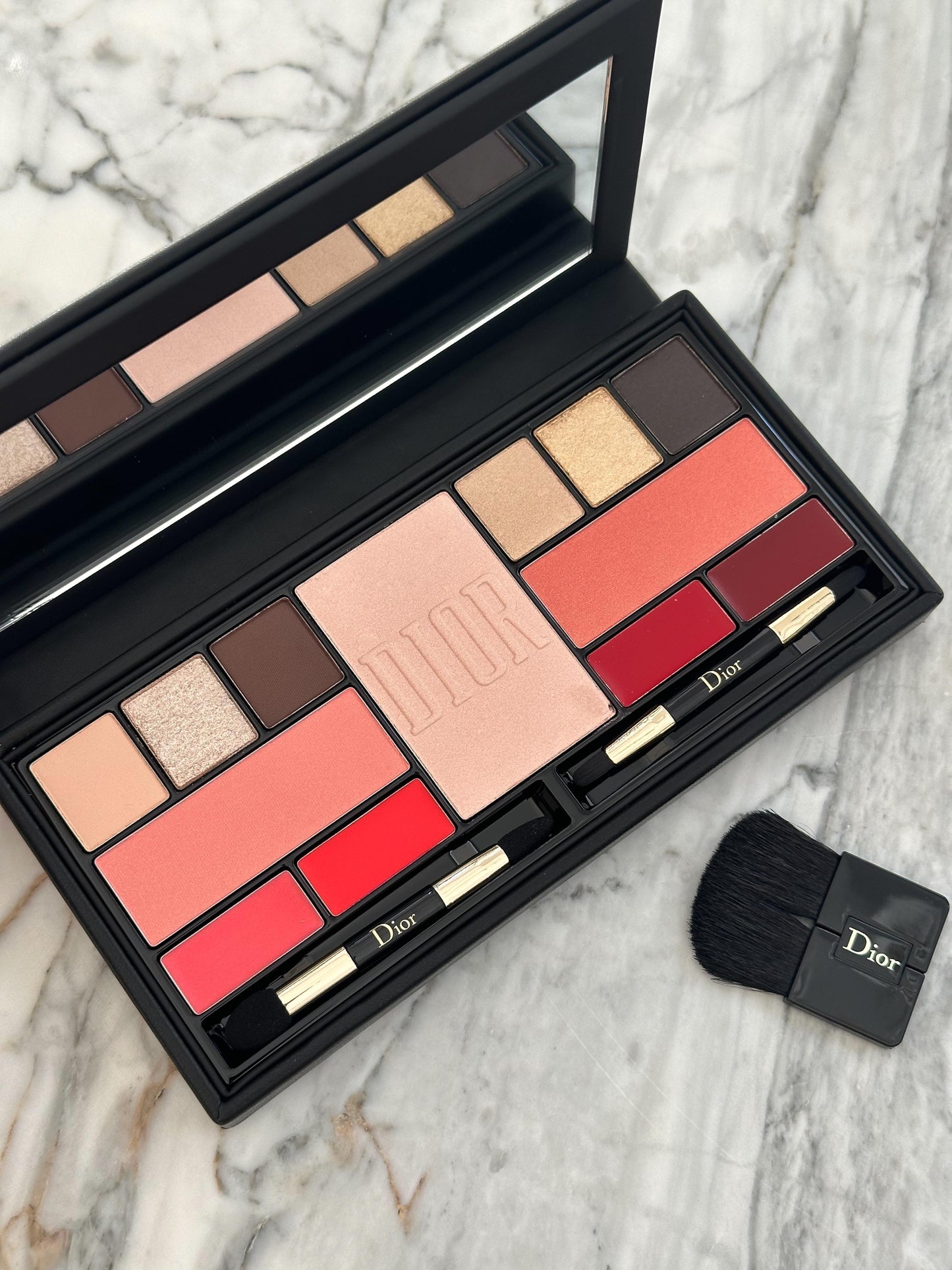 DIOR
Sparkling Couture Palette - Color & Shine Essentials For Face, Eyes & Lips