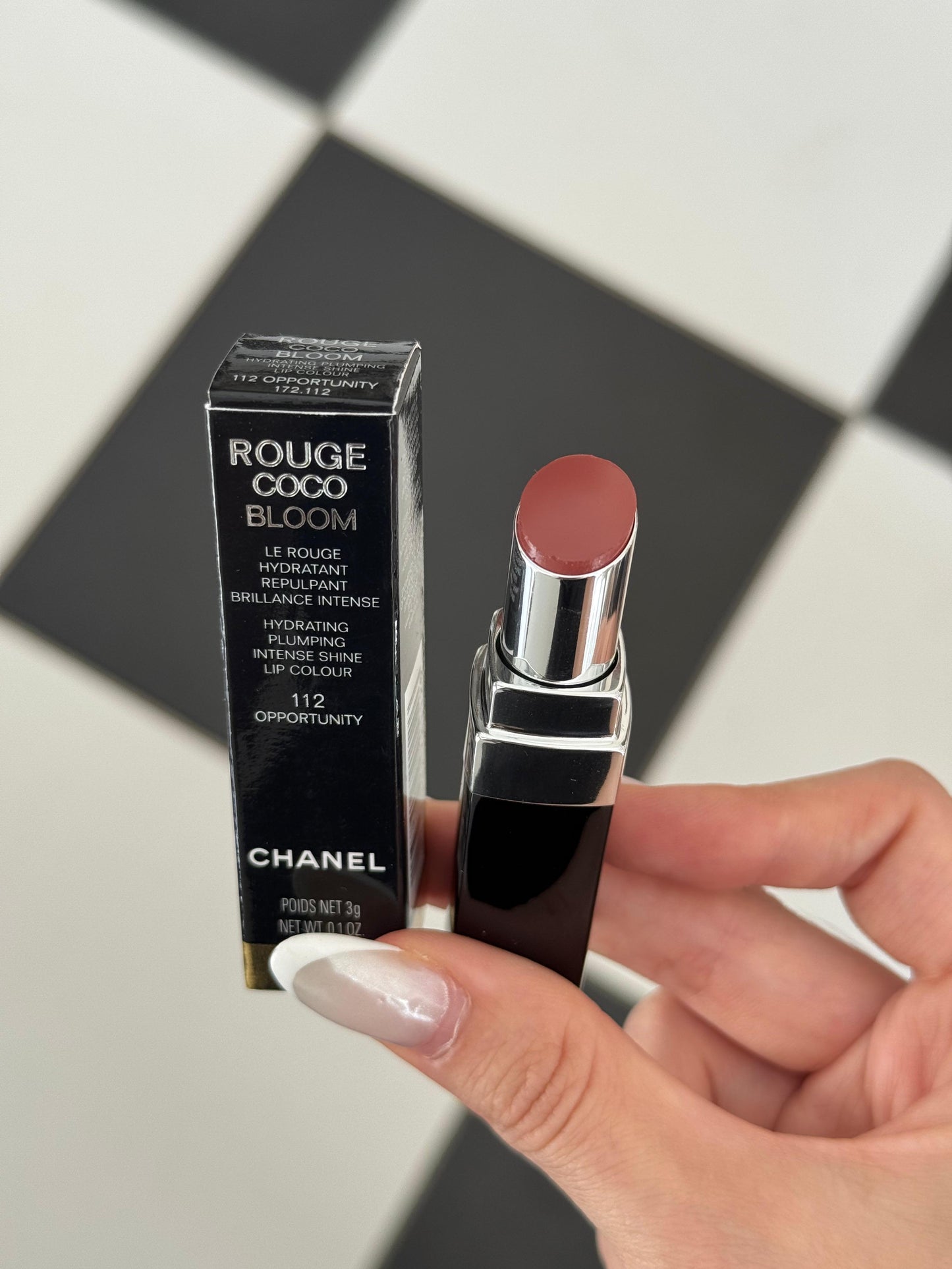 CHANEL Rouge Coco Bloom (112)
Hydrating Plumping Intense Shine Lipstick