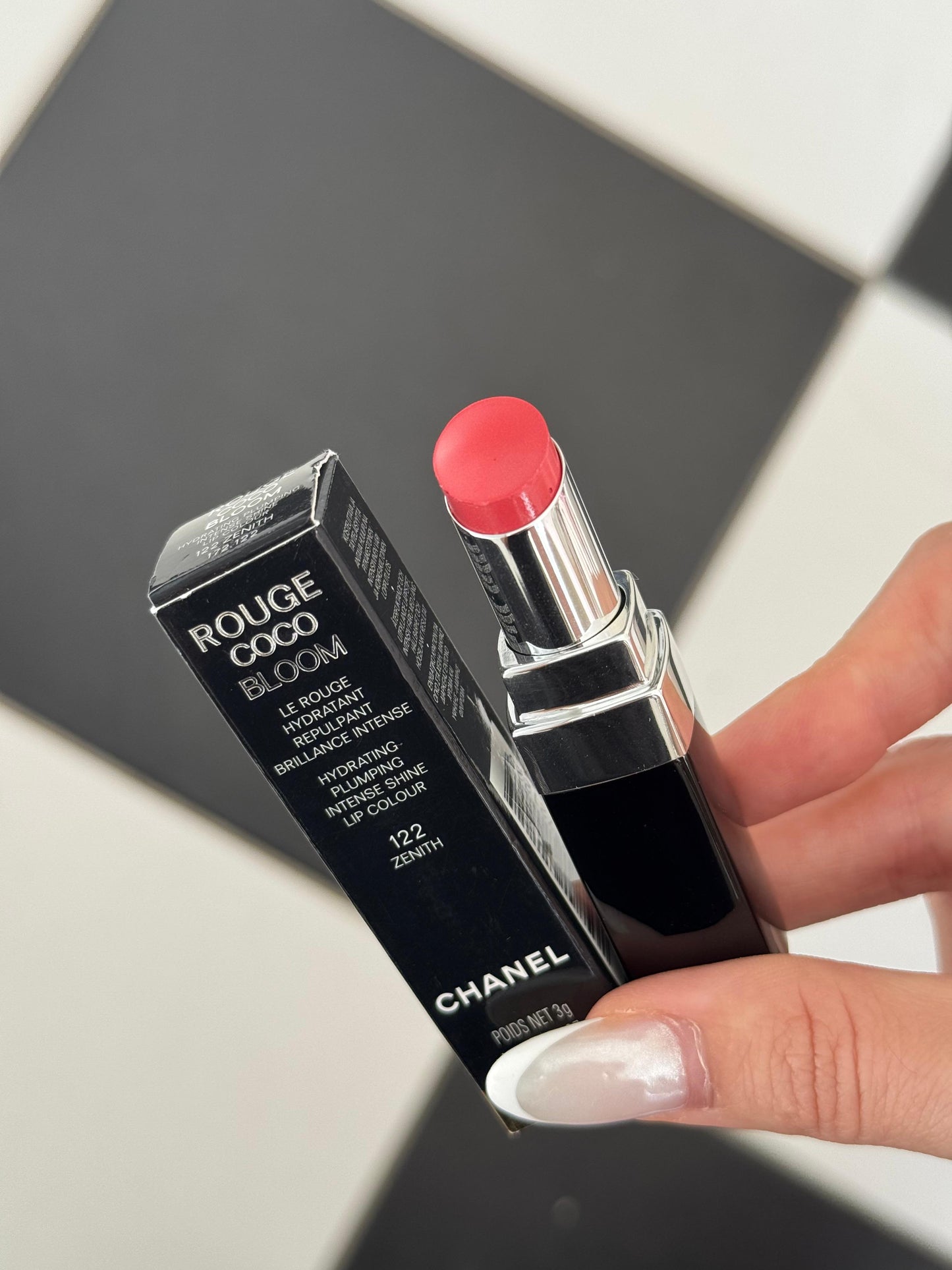 CHANEL Rouge Coco Bloom (122)
Hydrating Plumping Intense Shine Lipstick