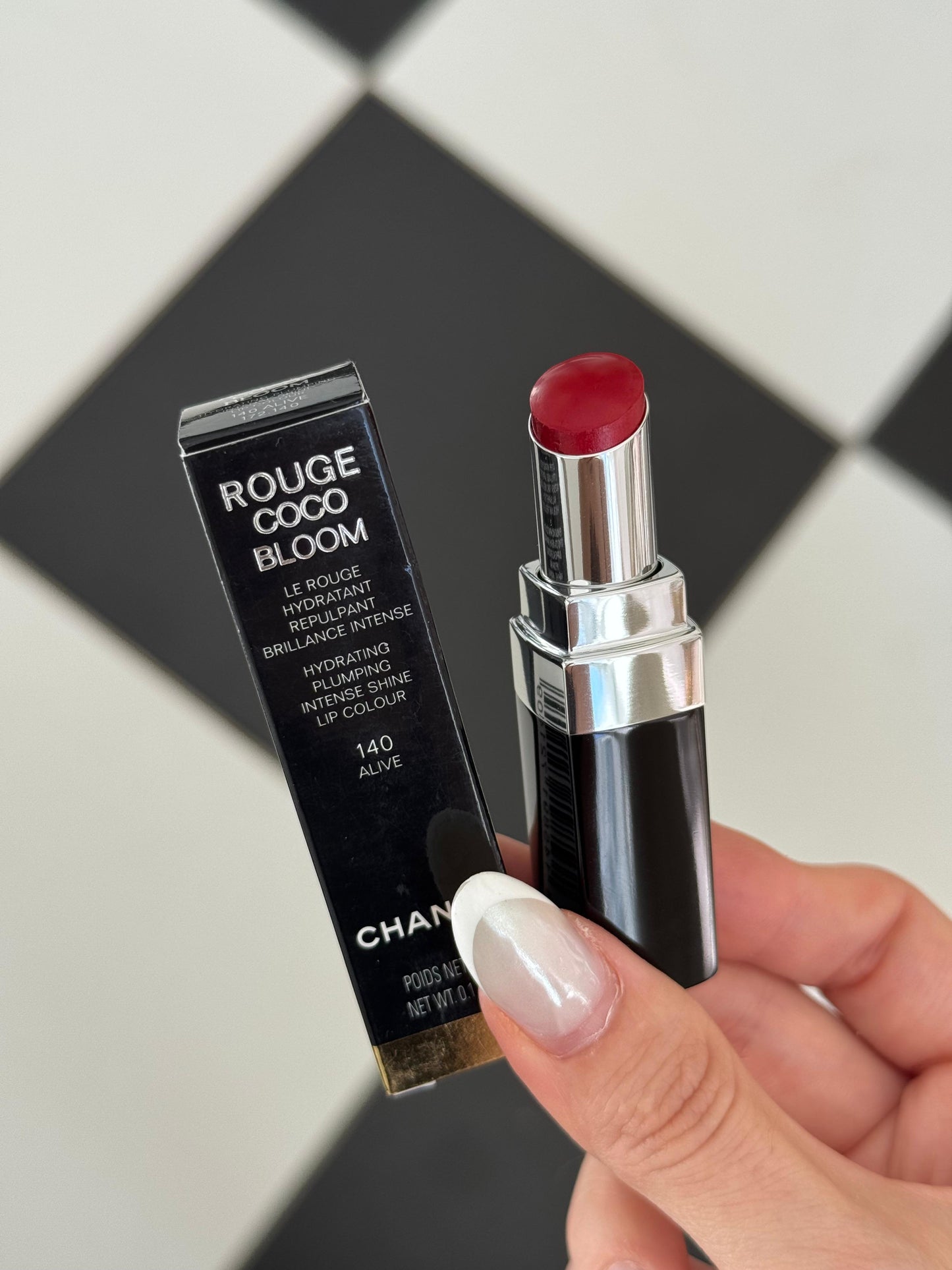 CHANEL Rouge Coco Bloom (140)
Hydrating Plumping Intense Shine Lipstick